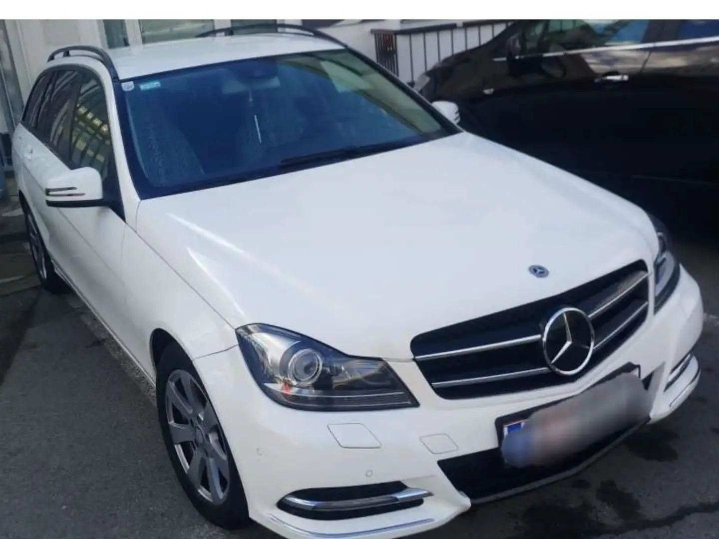 Mercedes-Benz 180 C- Klasse 180, 2.2 CDI kombi Белый - 1