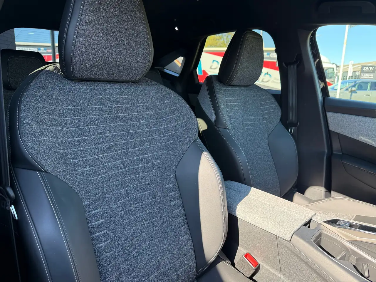Peugeot 3008 1.2 Hybrid 145 Allure 24