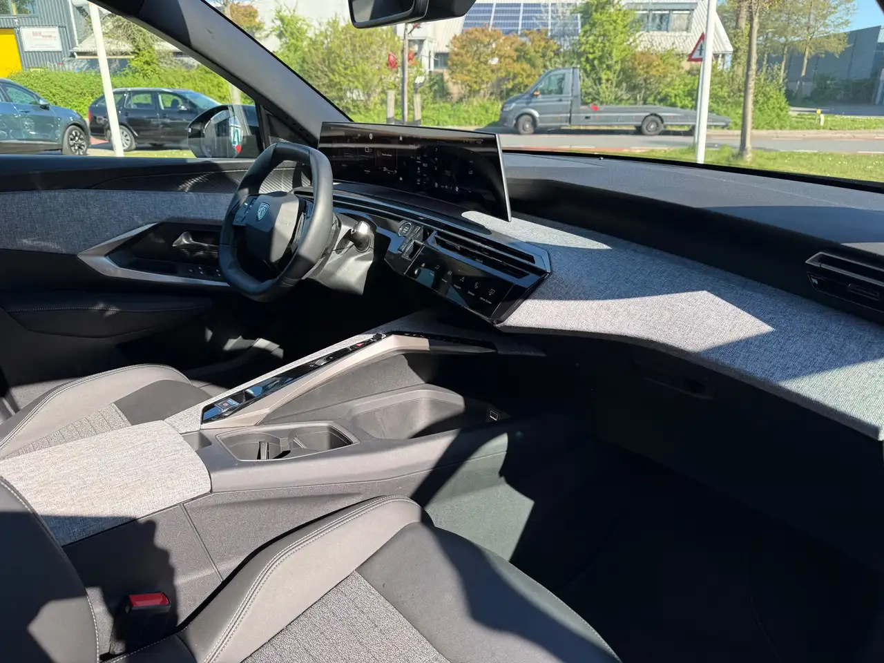 Peugeot 3008 1.2 Hybrid 145 Allure 23