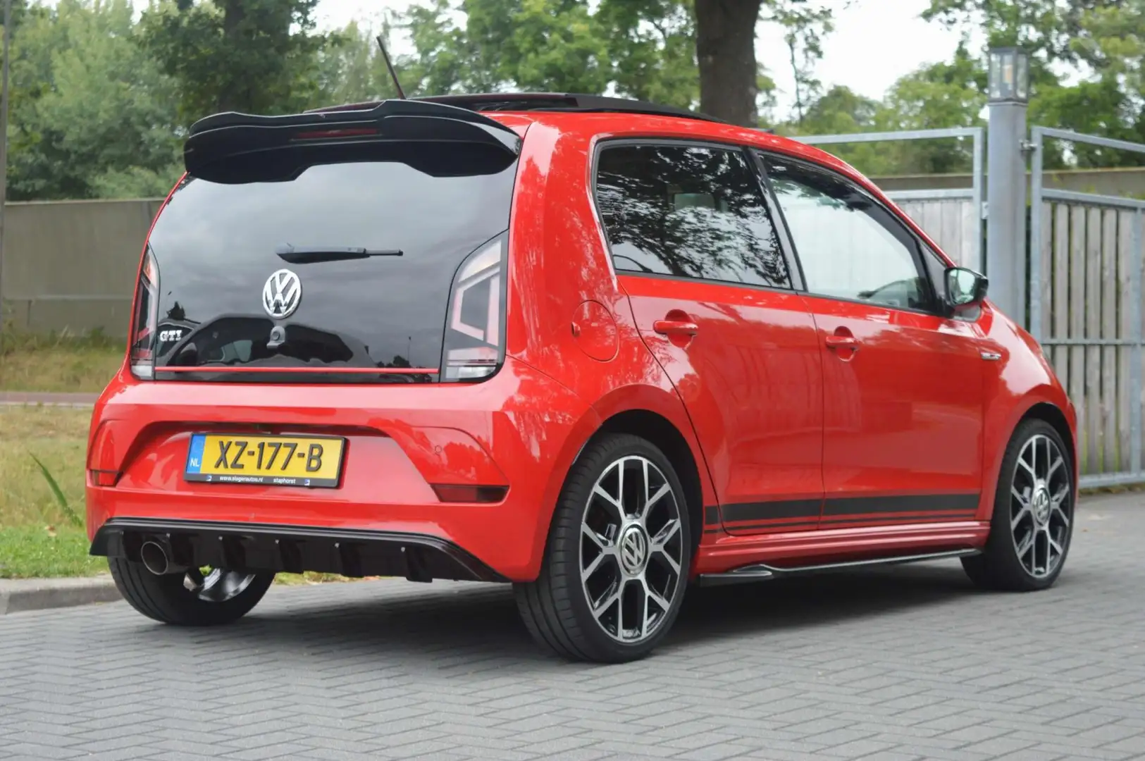 Volkswagen up! 1.0 TSI GTI - Pano|Milltek|Camera|Org. NL Rood - 2