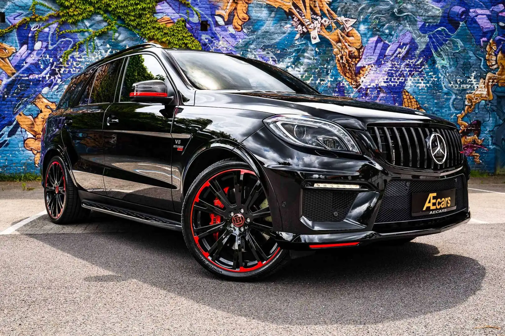 Mercedes-Benz ML 63 AMG / BRABUS V8 - 700HP / CARBON PACK / LIGHT UTILITY Noir - 1