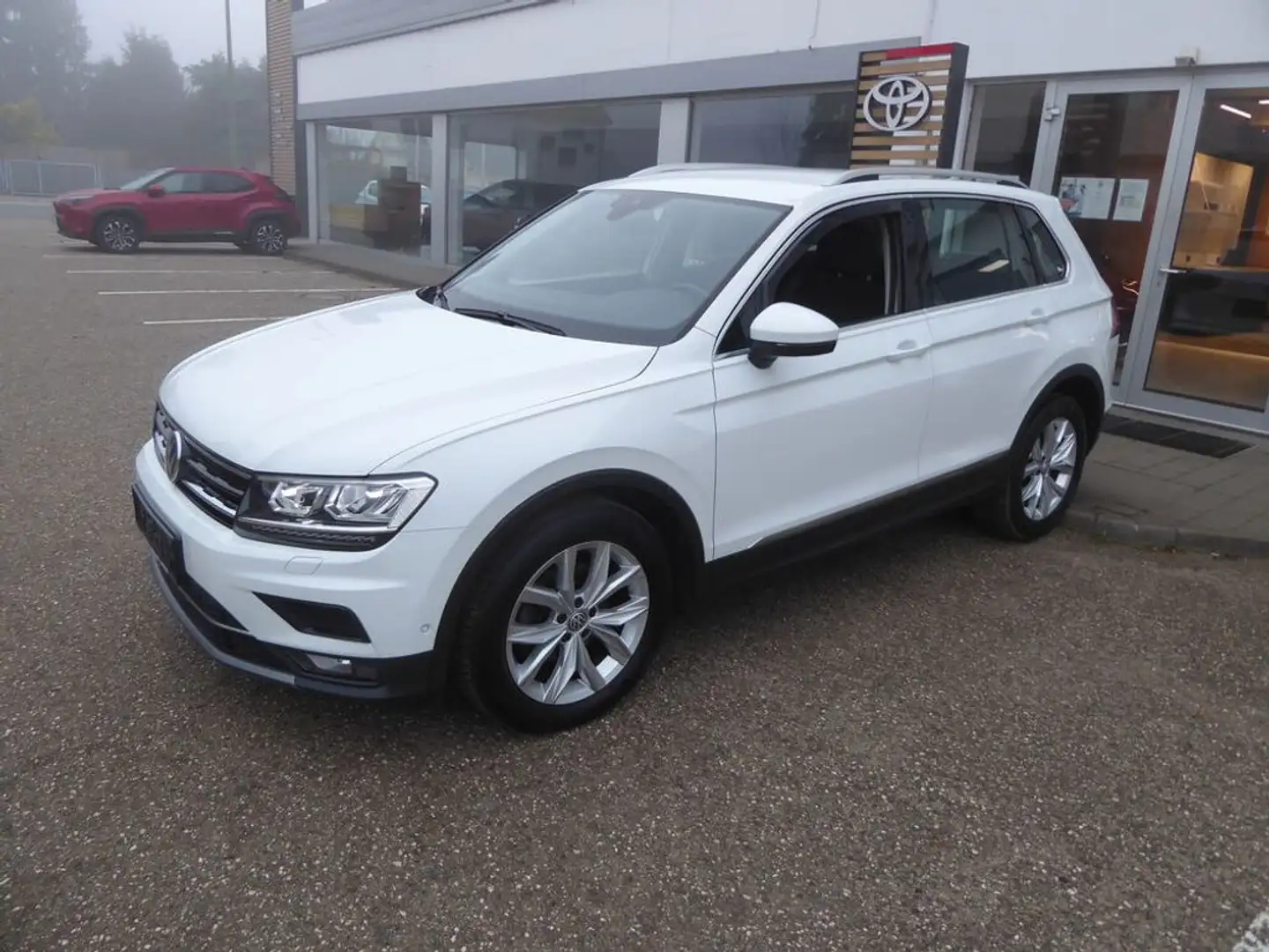 Volkswagen Tiguan 2,0 TDI DSG Highline *AHK*SHZ* Weiß - 2