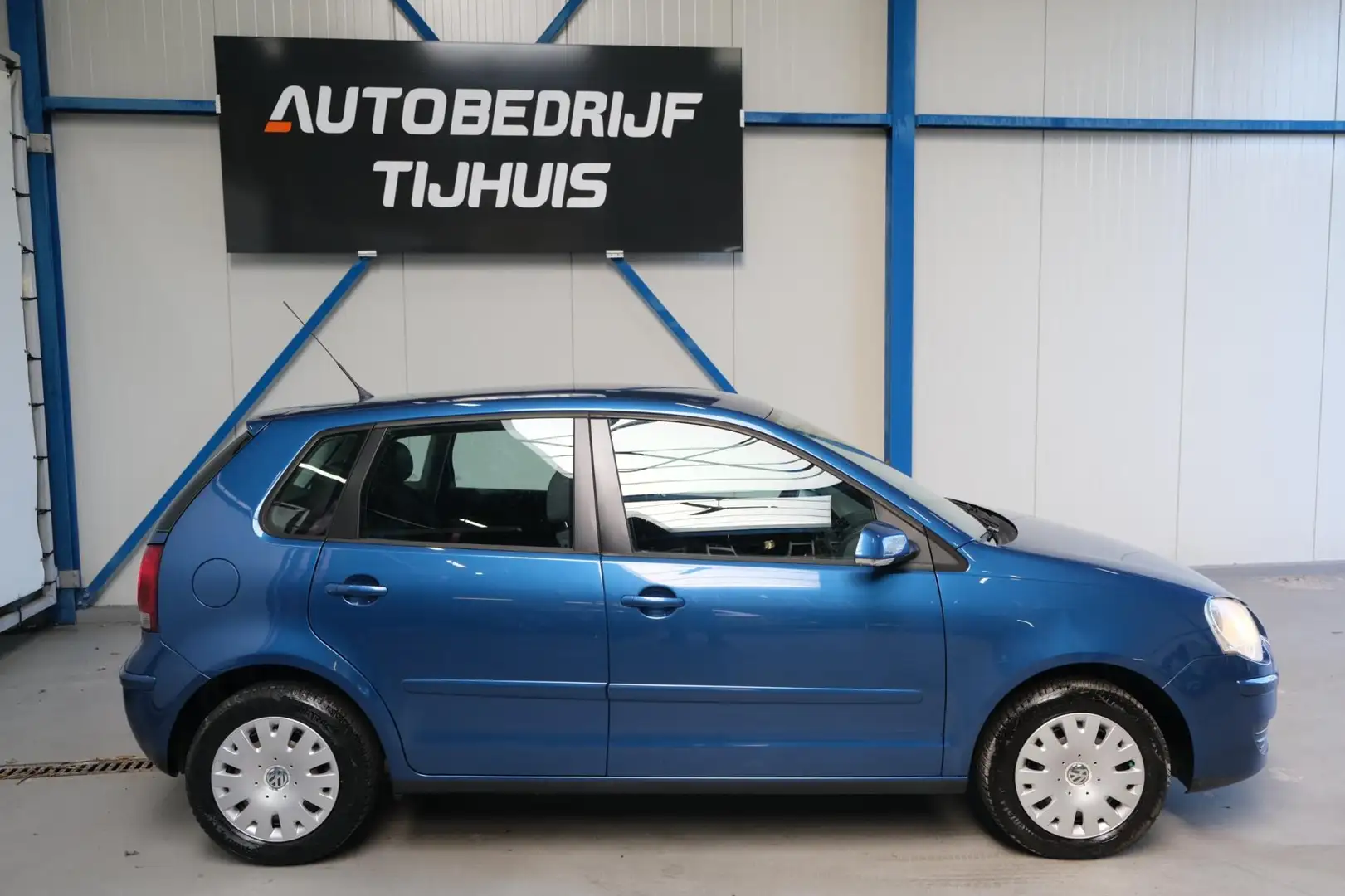 Volkswagen Polo 1.4-16V Comfortline Lees advertentie Blauw - 2