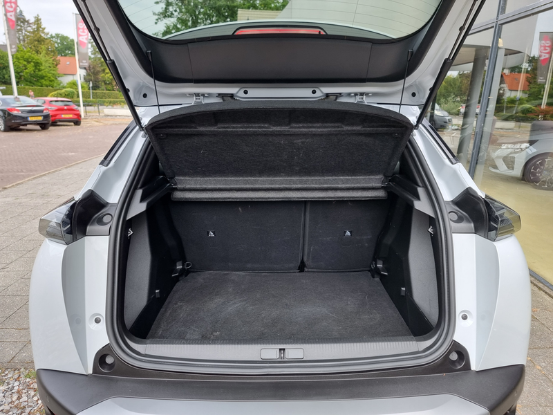 Peugeot 2008 1.2i Allure 131pk | 2025 | Premium kleur | Leder | — photo 9