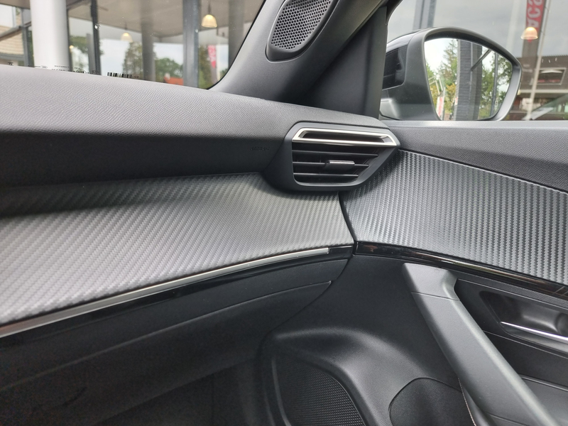 Peugeot 2008 1.2i Allure 131pk | 2025 | Premium kleur | Leder | — photo 24