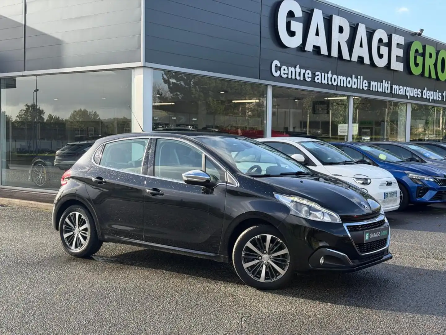 Peugeot 208 1.6 BlueHDi 75ch BVM5 Style Noir - 1