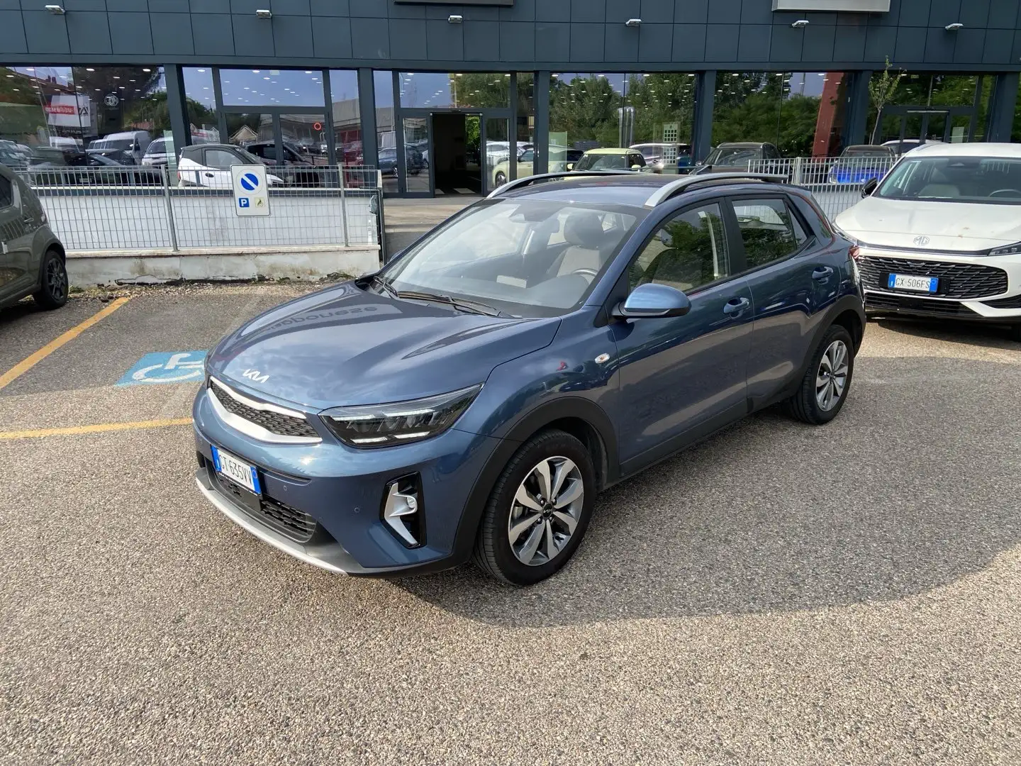 Kia Stonic 1.0 T-GDi 100 CV MHEV DCT Urban CAM AUTOMATICO Azul - 1