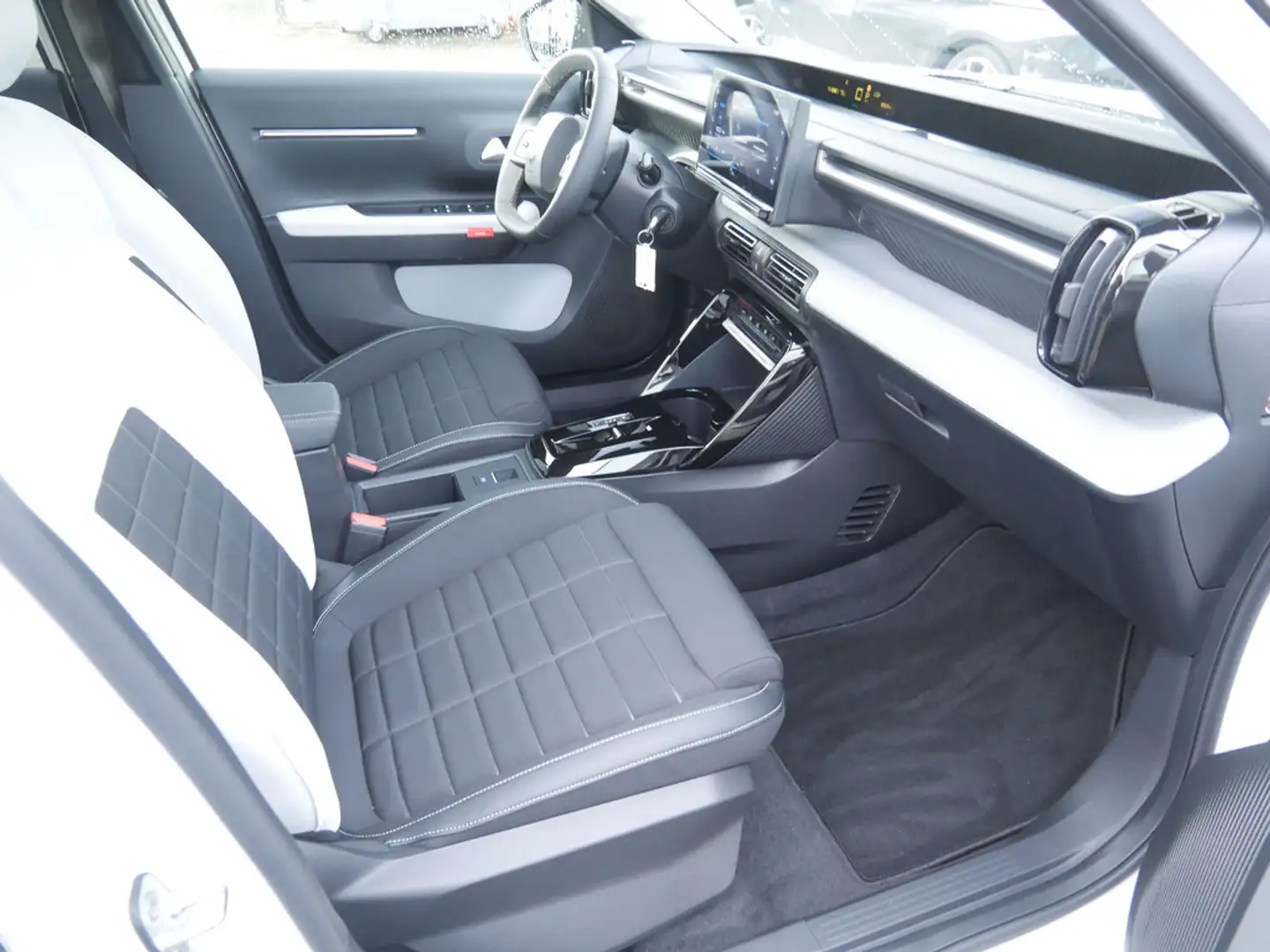 Citroen C3 e- Elektro 113 Max PDC KAMERA NAVI LED Weiß - 2