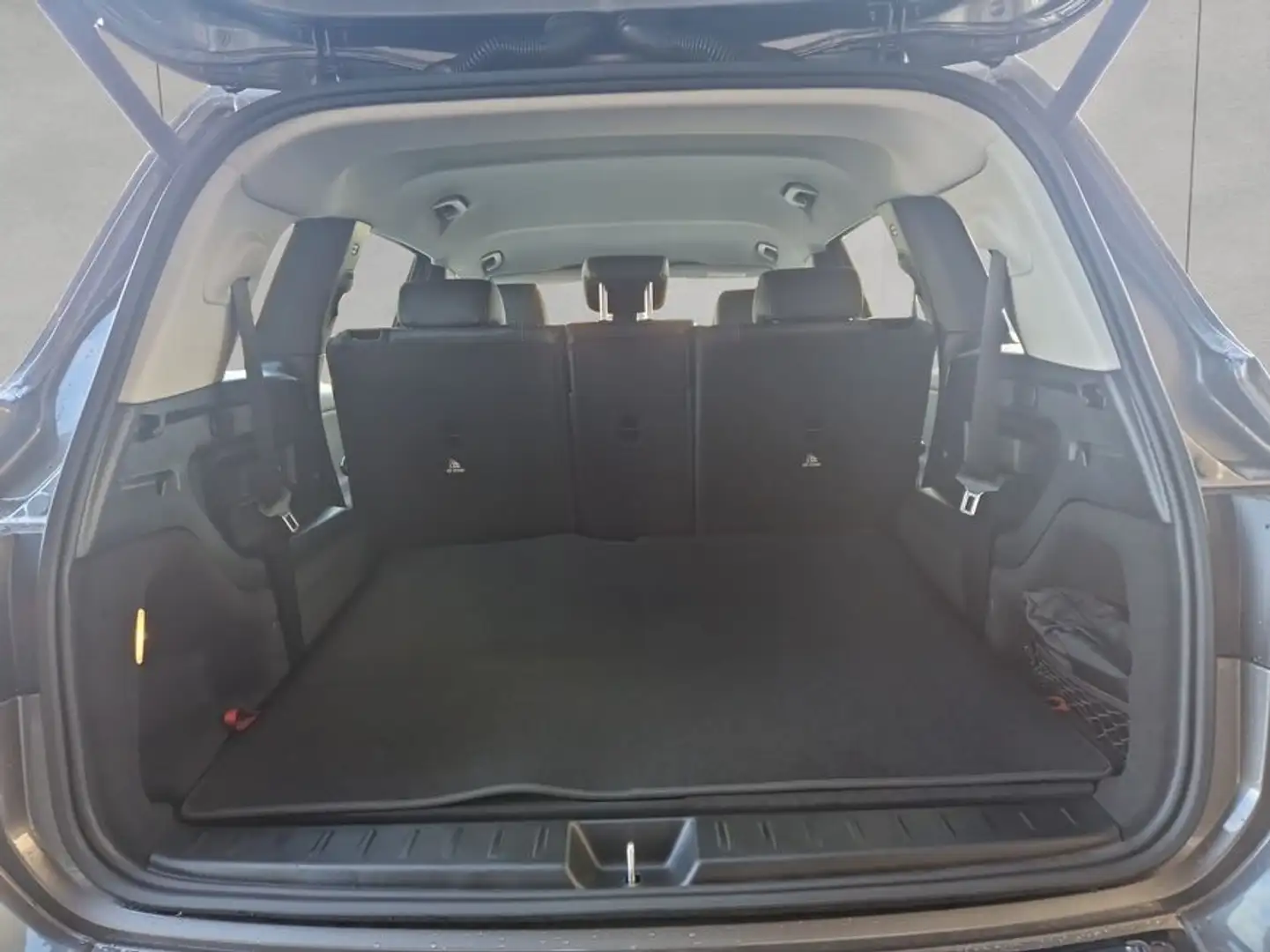 Mercedes-Benz GLB 200 GLB Grau - 2