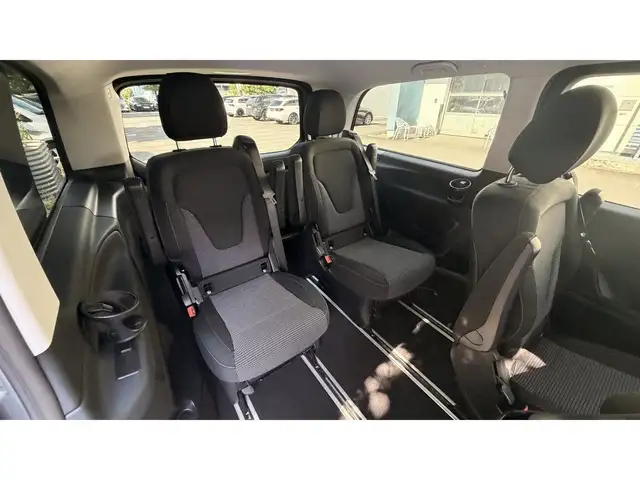 Mercedes-Benz 250 view 11