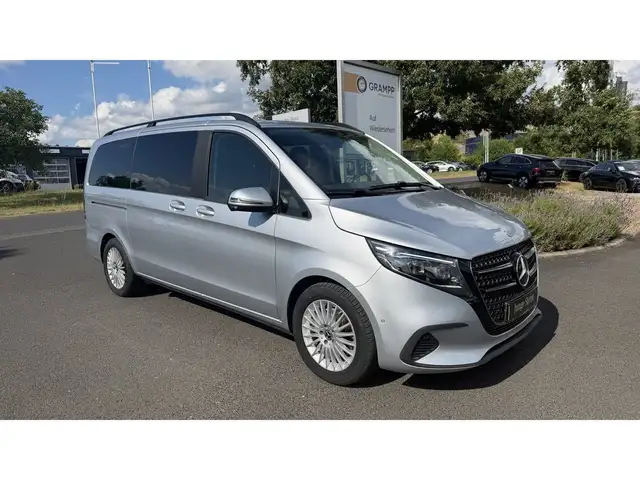 Mercedes-Benz 250 view 3