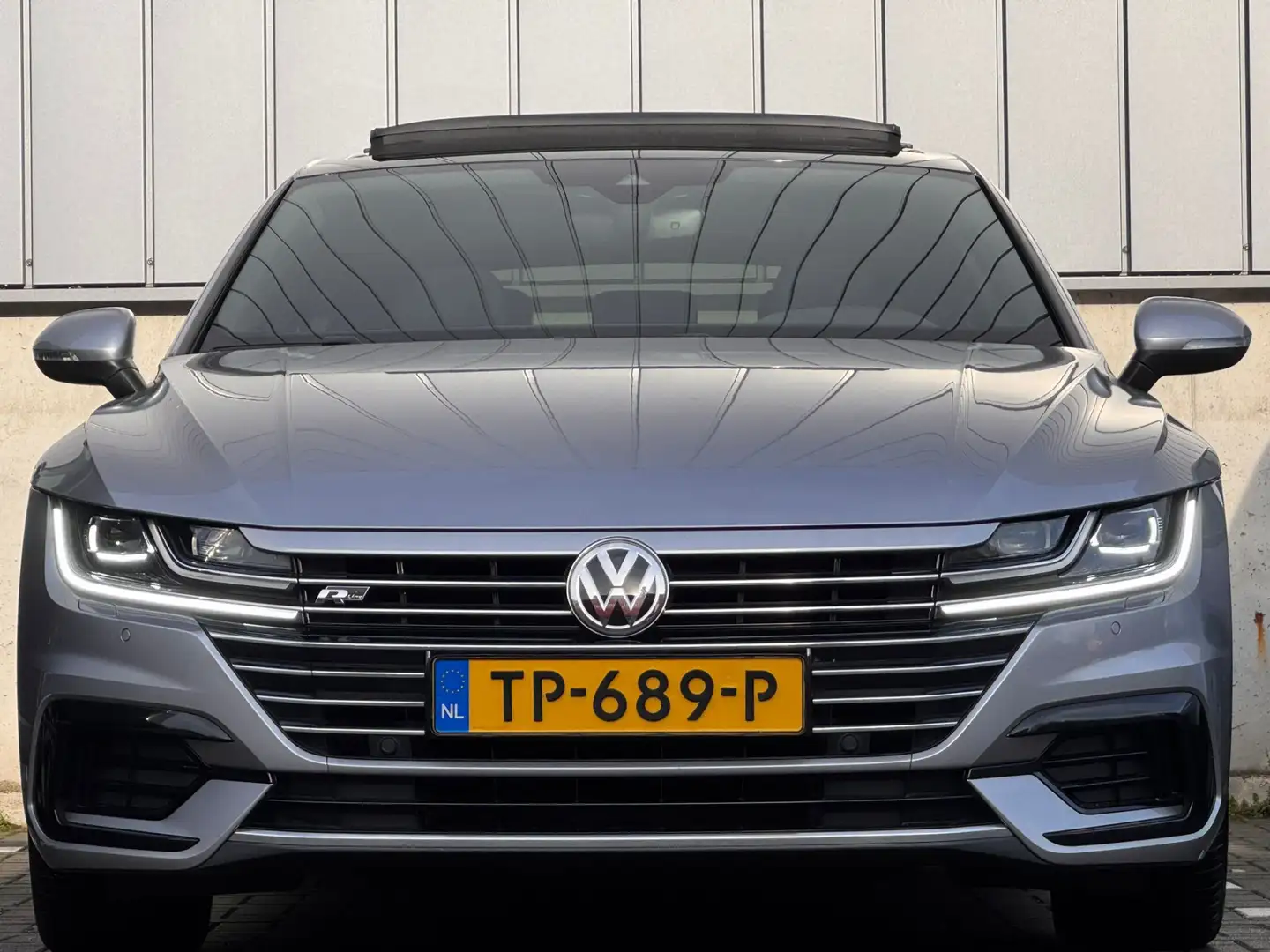Volkswagen Arteon 1.5 TSI 150PK R-Line Pano Leer/Alcantara Camera Gris - 2