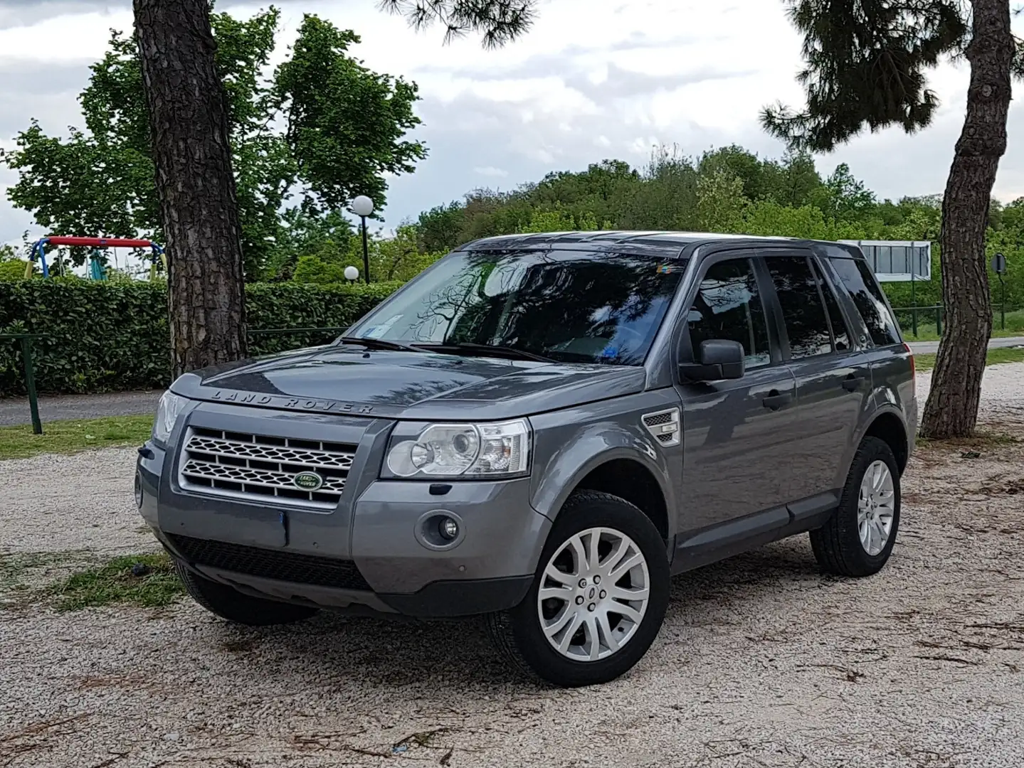 Land Rover Freelander 2.2 td4 HSE Сірий - 1