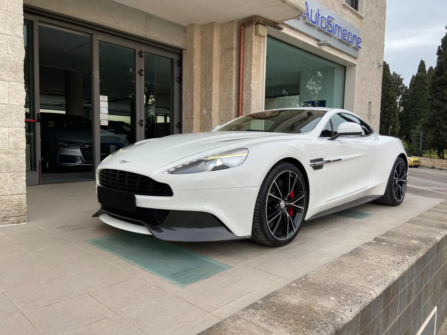 Aston Martin Vanquish Vanquish Coupé Touchtronic Blanc - 1