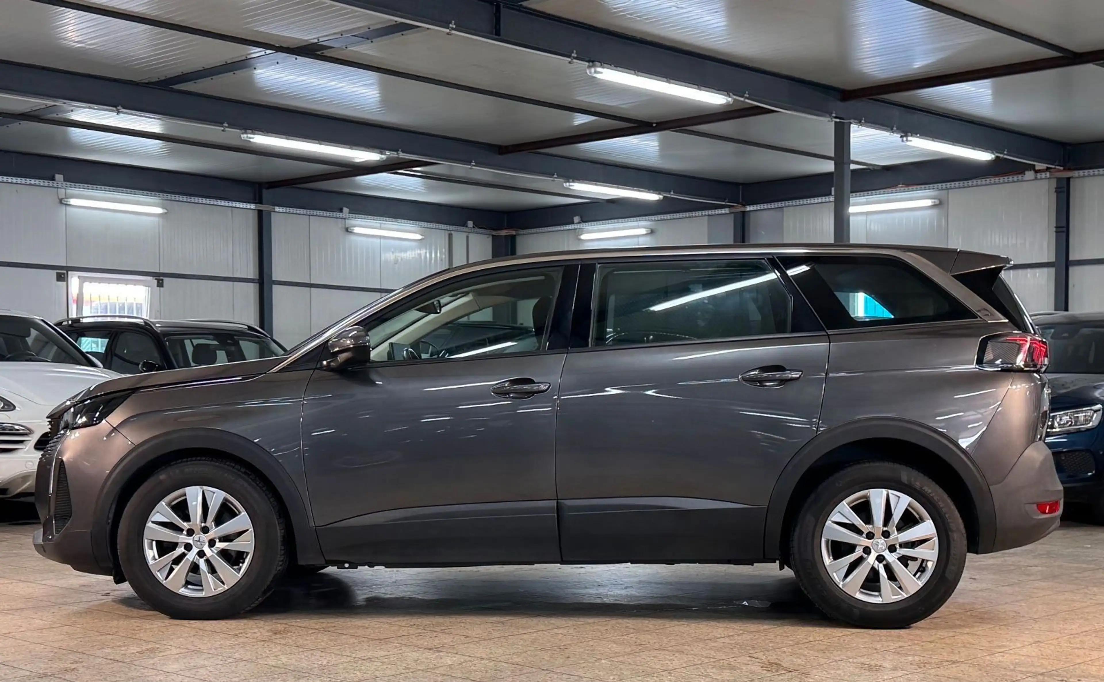 Peugeot 5008 Active Business 7SITZER*APPS*VIR*LANE*1.H — photo 5