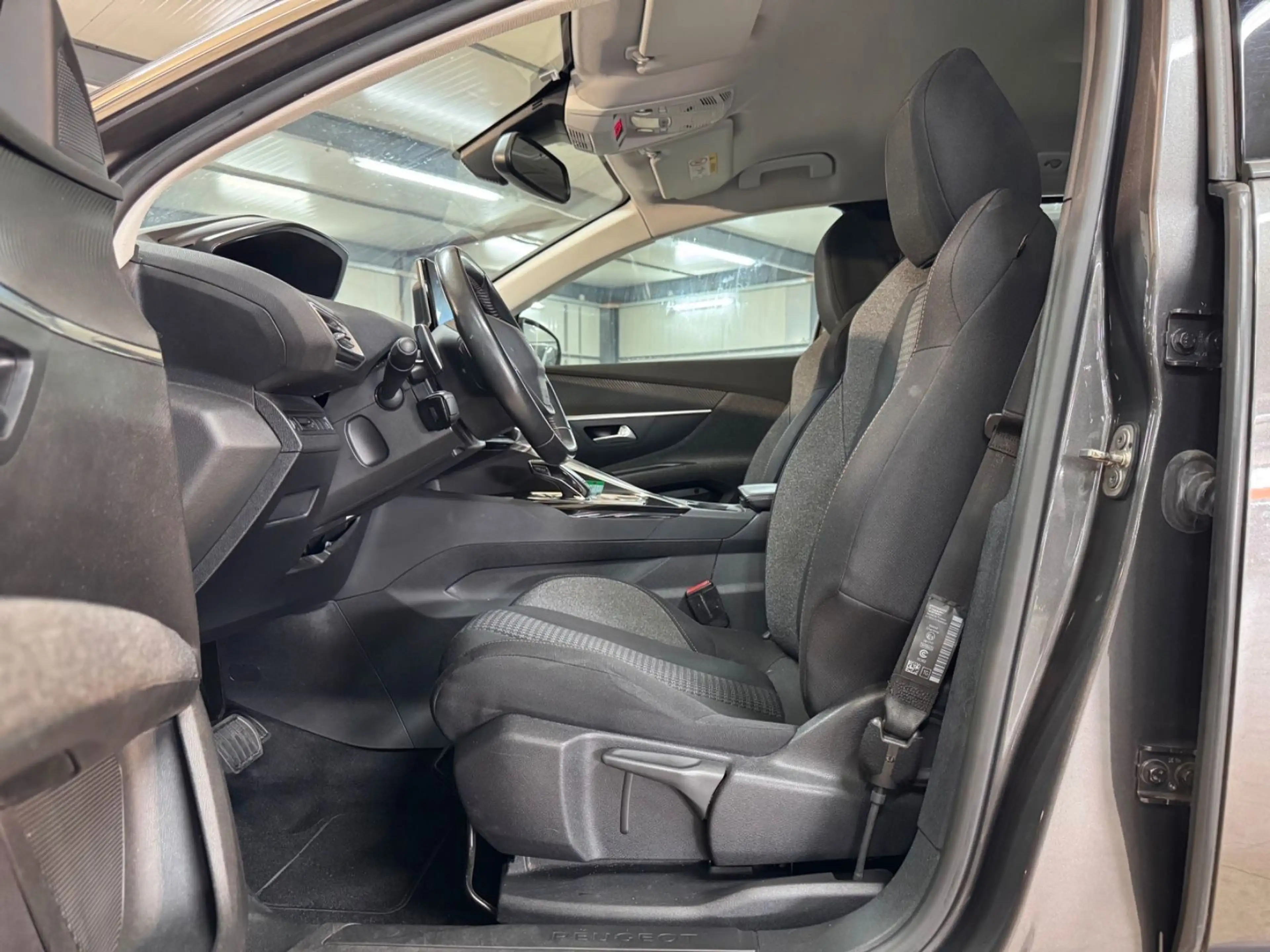 Peugeot 5008 Active Business 7SITZER*APPS*VIR*LANE*1.H — photo 10