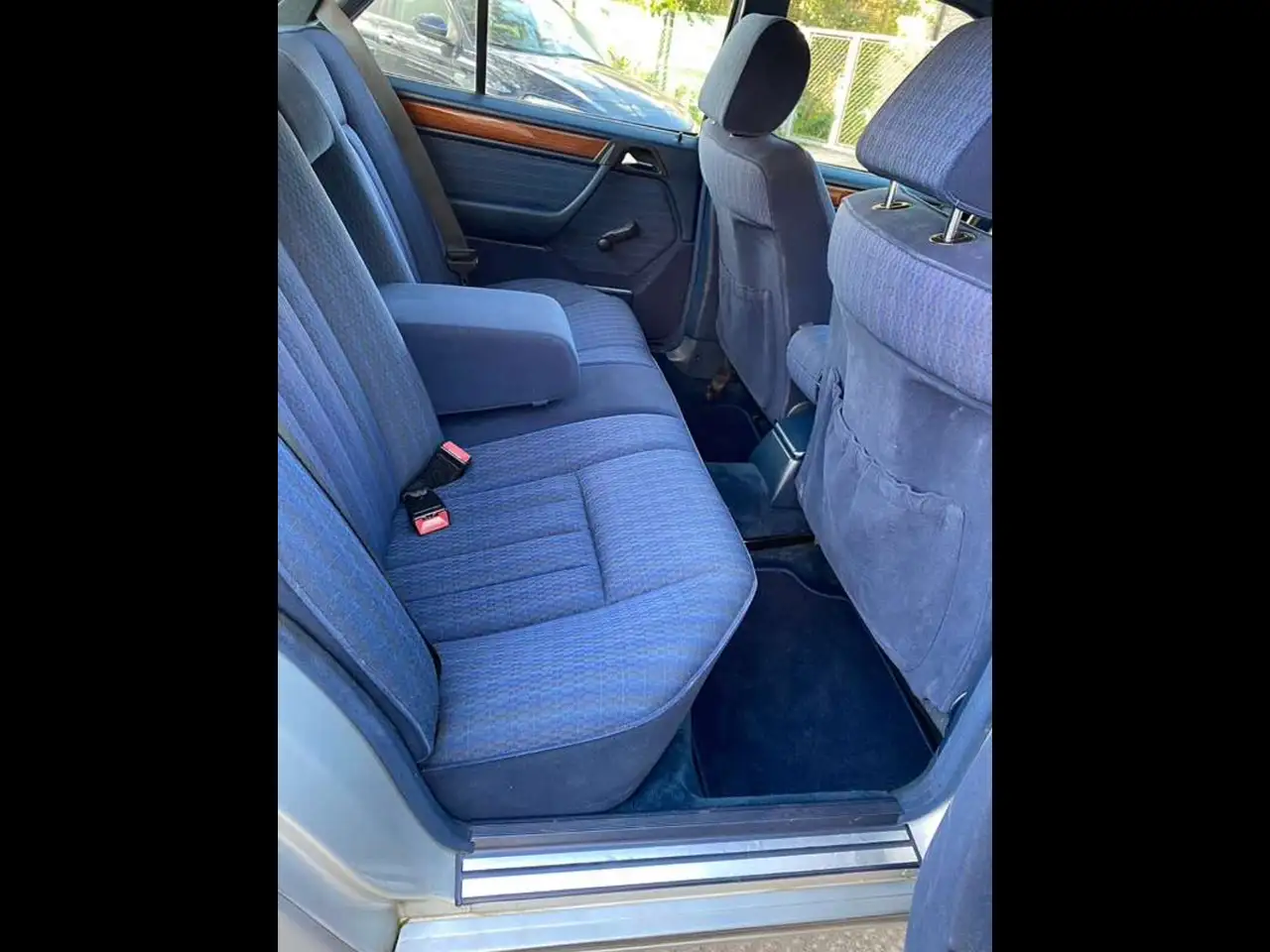 Mercedes-Benz 260E, foto 5