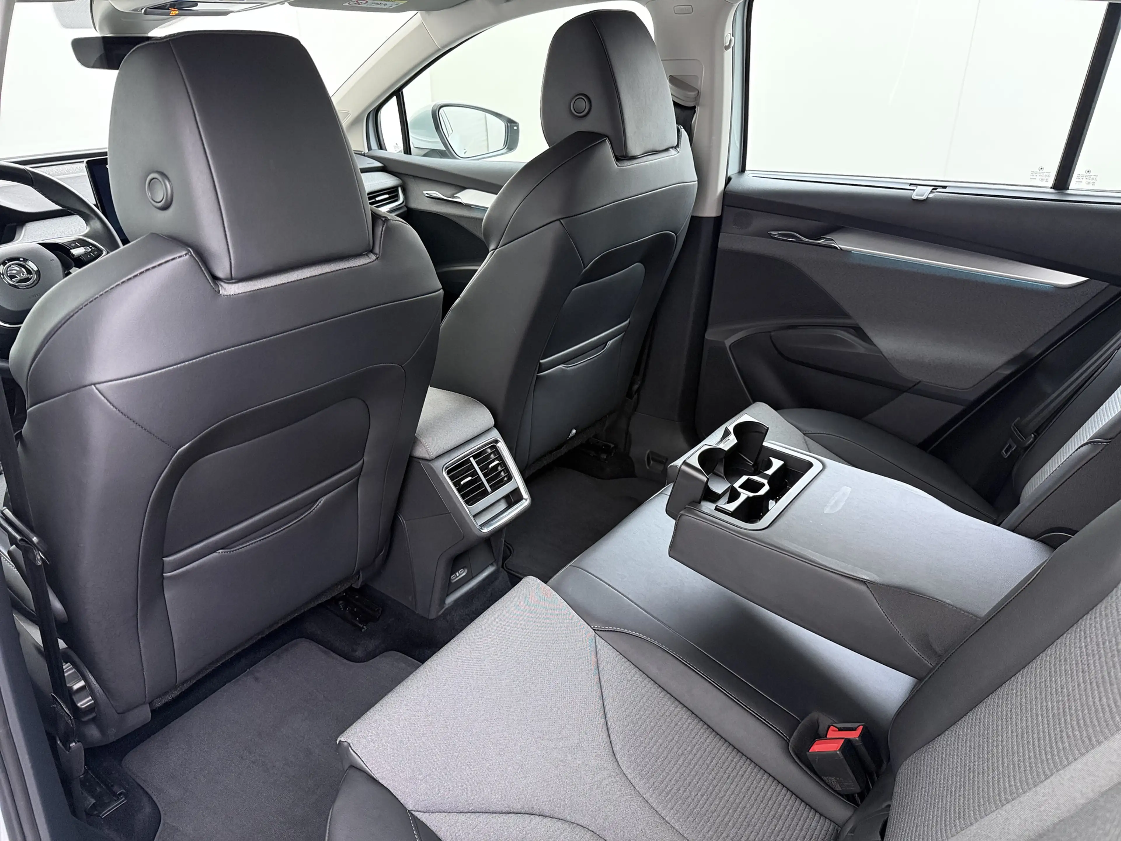 Skoda Enyaq iV 60 SOH 91% Apple Carplay Android Auto Navi Ecc — photo 12