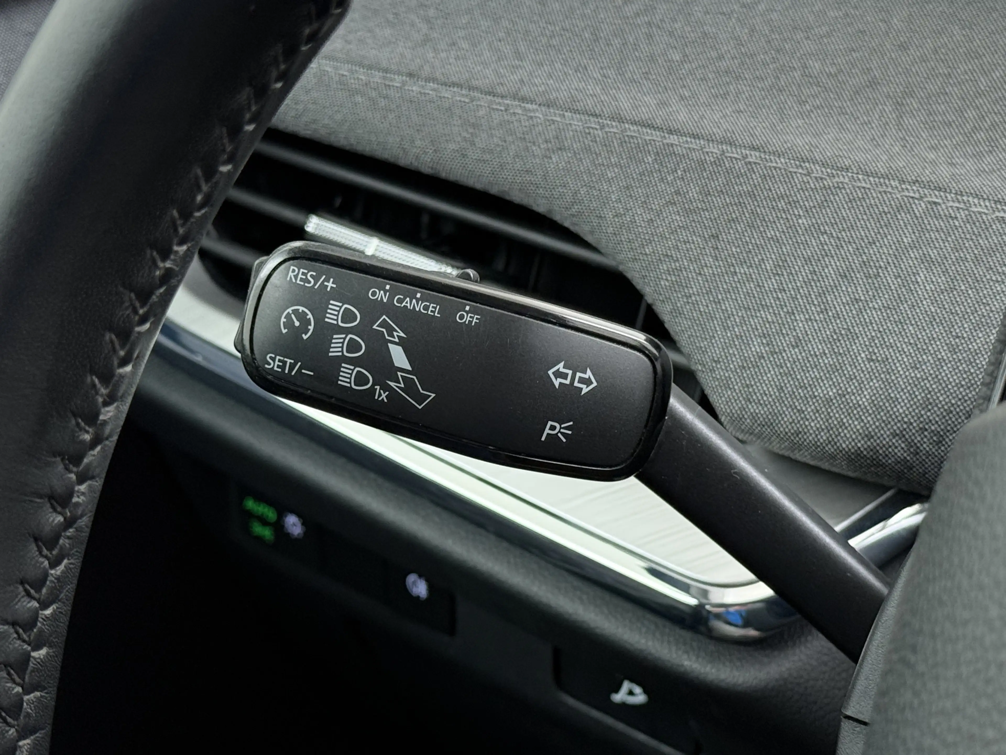 Skoda Enyaq iV 60 SOH 91% Apple Carplay Android Auto Navi Ecc — photo 36