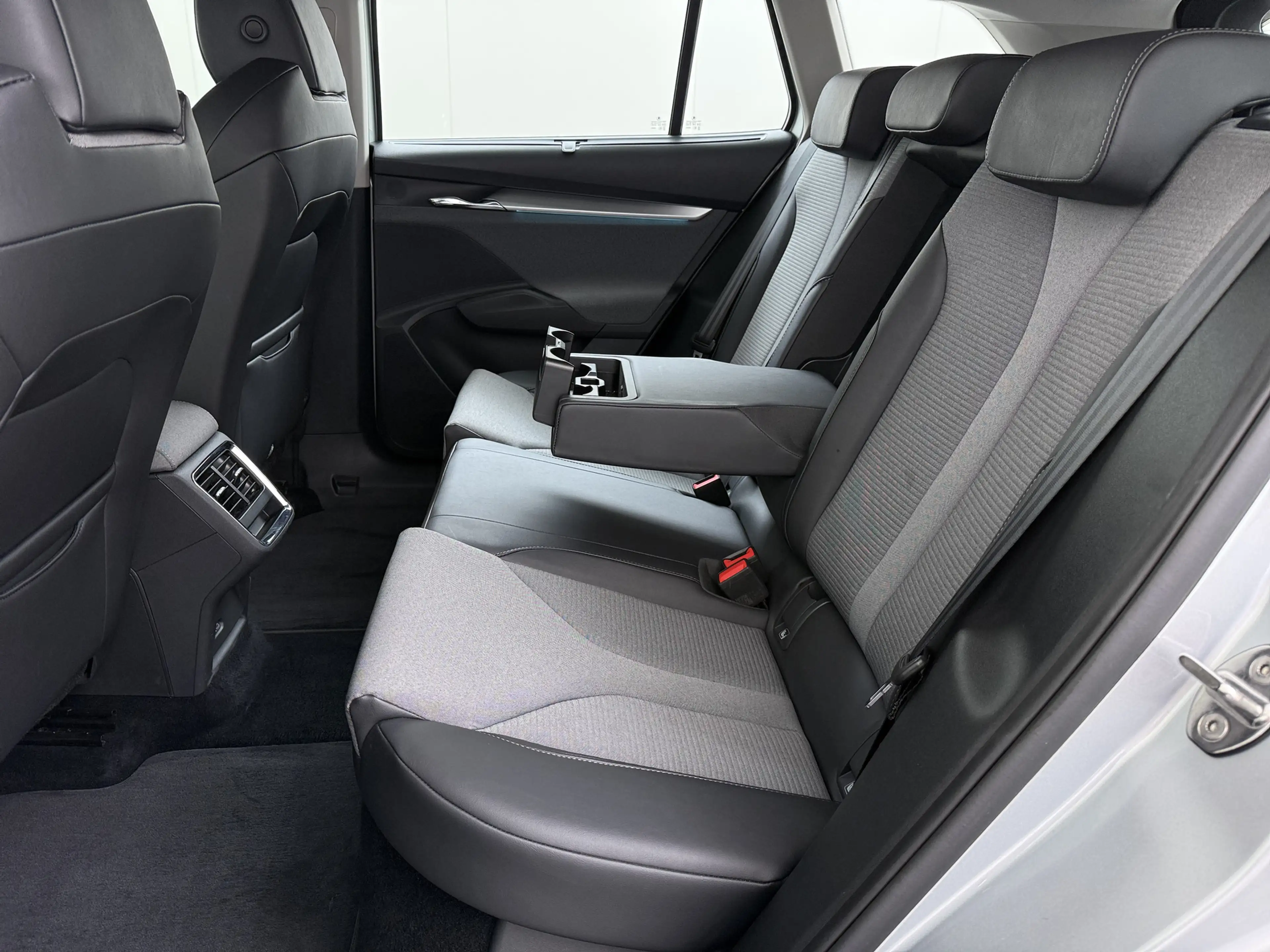 Skoda Enyaq iV 60 SOH 91% Apple Carplay Android Auto Navi Ecc — photo 44