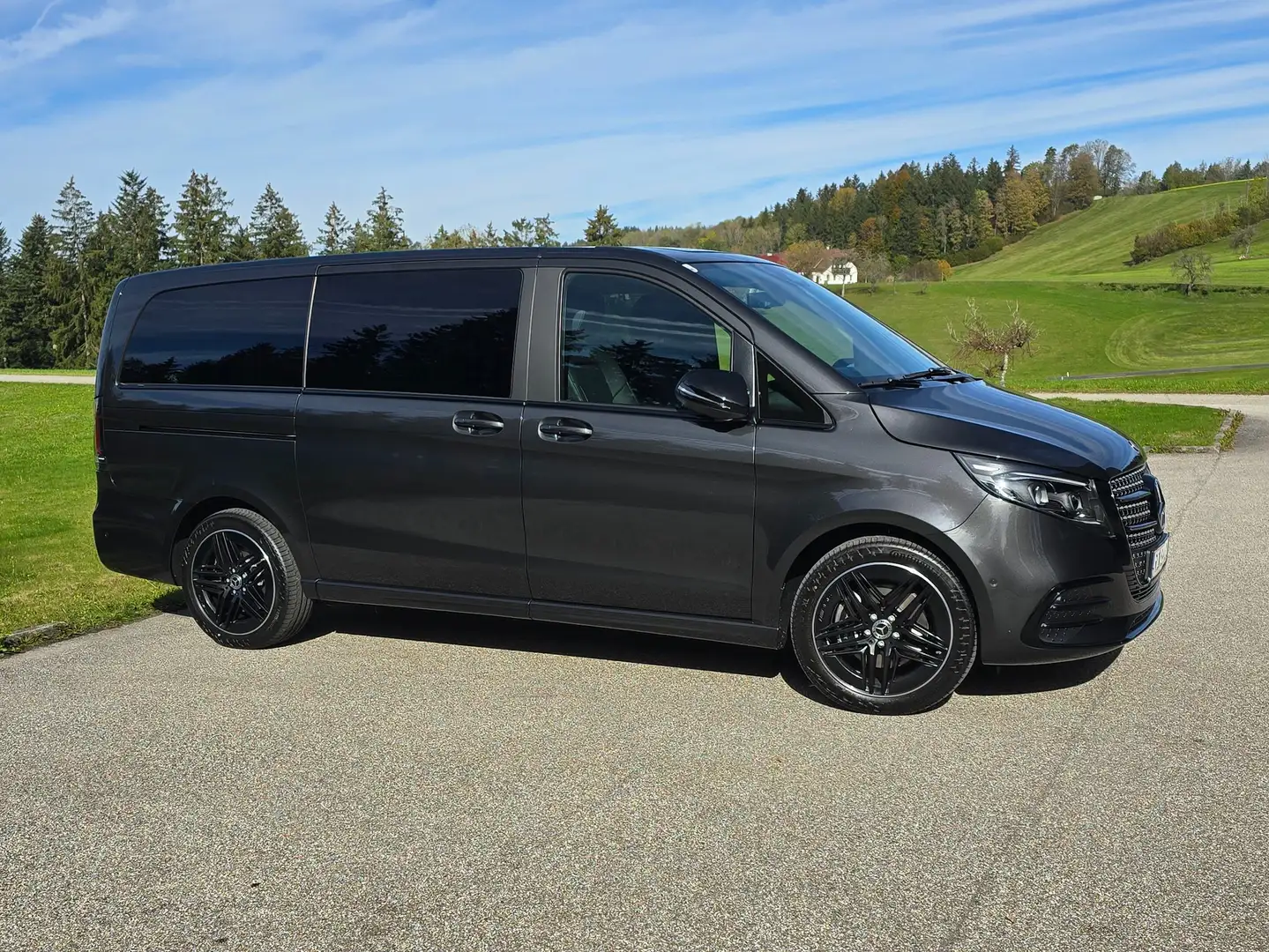 Mercedes-Benz V 300 V 300 d 4Matic Kombi lang Exclusive Aut. Exclusive Grau - 1