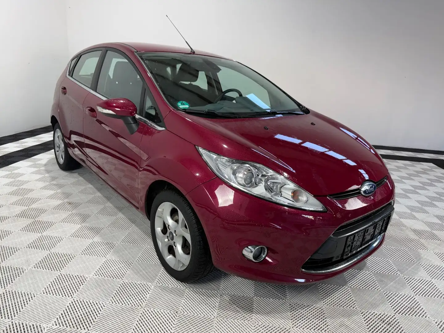 Ford Fiesta 1,4 Titanium°Klima°Sitzheizung°1 Hand° Rood - 2