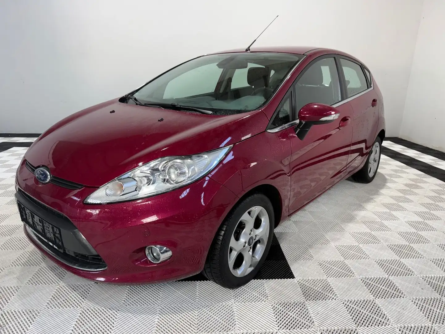 Ford Fiesta 1,4 Titanium°Klima°Sitzheizung°1 Hand° Rood - 1