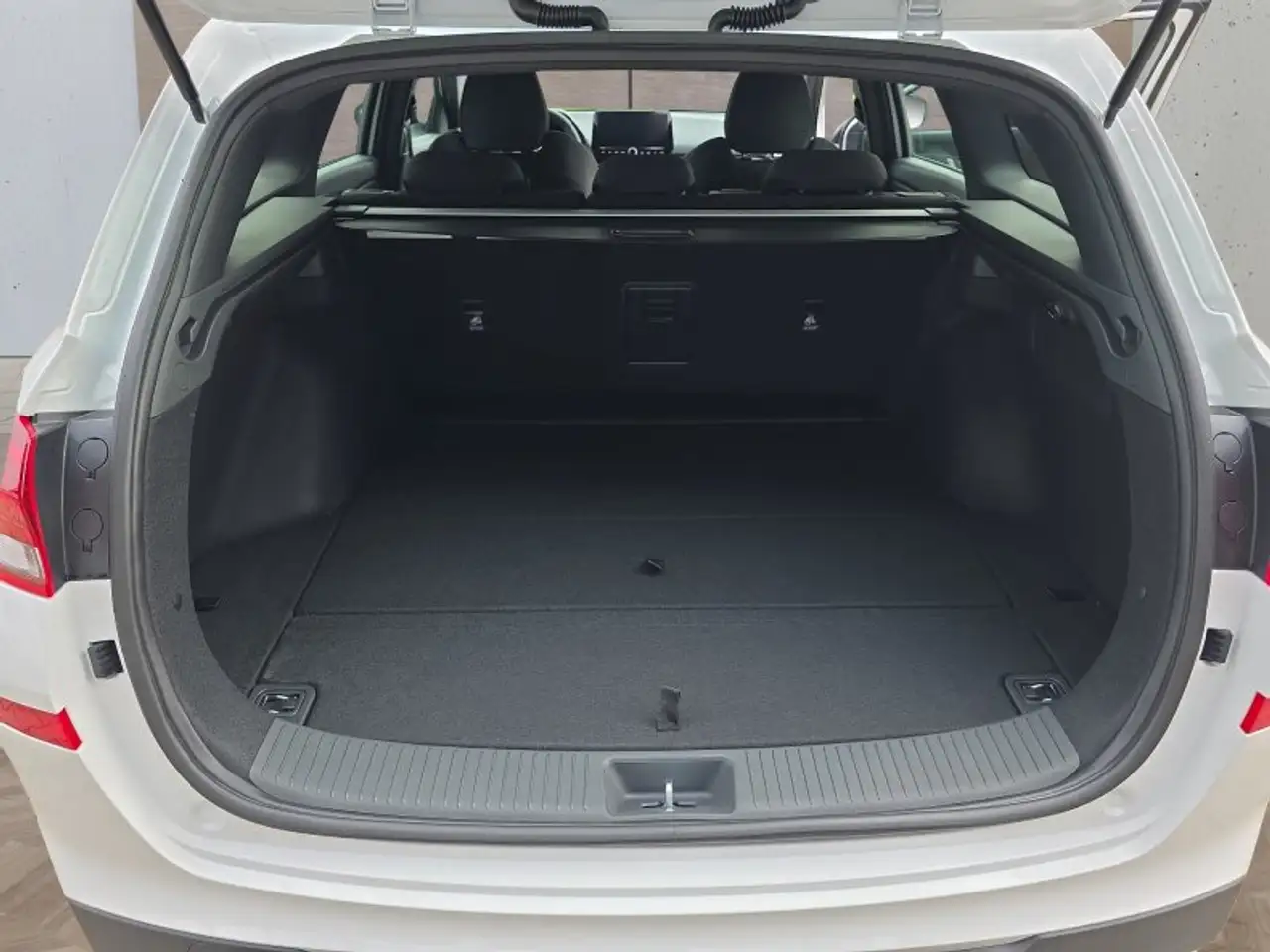Hyundai i30 Kombi N-Line 1.6 T-GDI 7DCT Keyless/LED/Navi/Winte, миниатюра 17