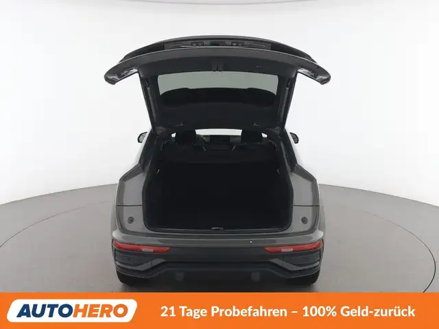 Audi Q5 view 16