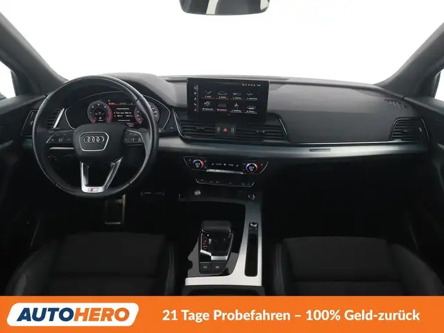Audi Q5 view 12