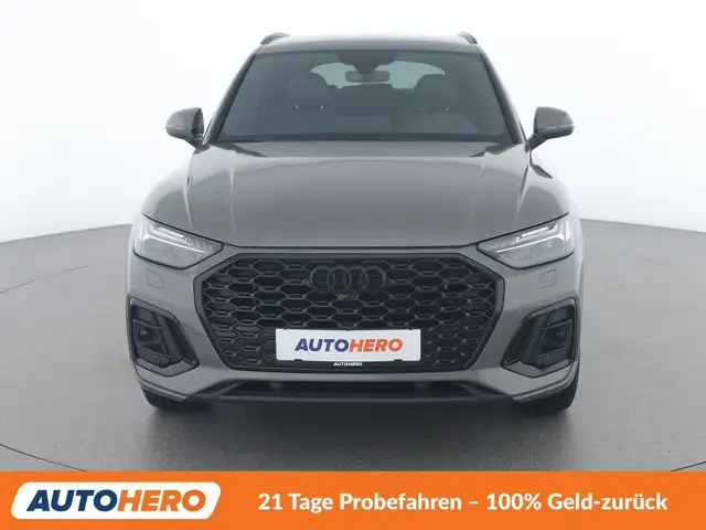 Audi Q5 view 9