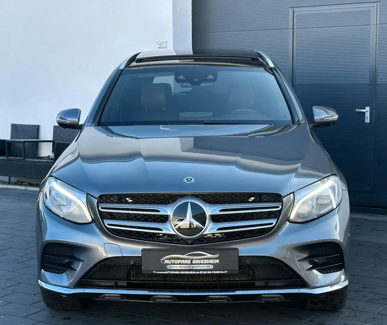 Mercedes-Benz GLC 350 d 4Matic*AMG-LINE*2HD*PANO*360°LEDER*ILS Grau - 2