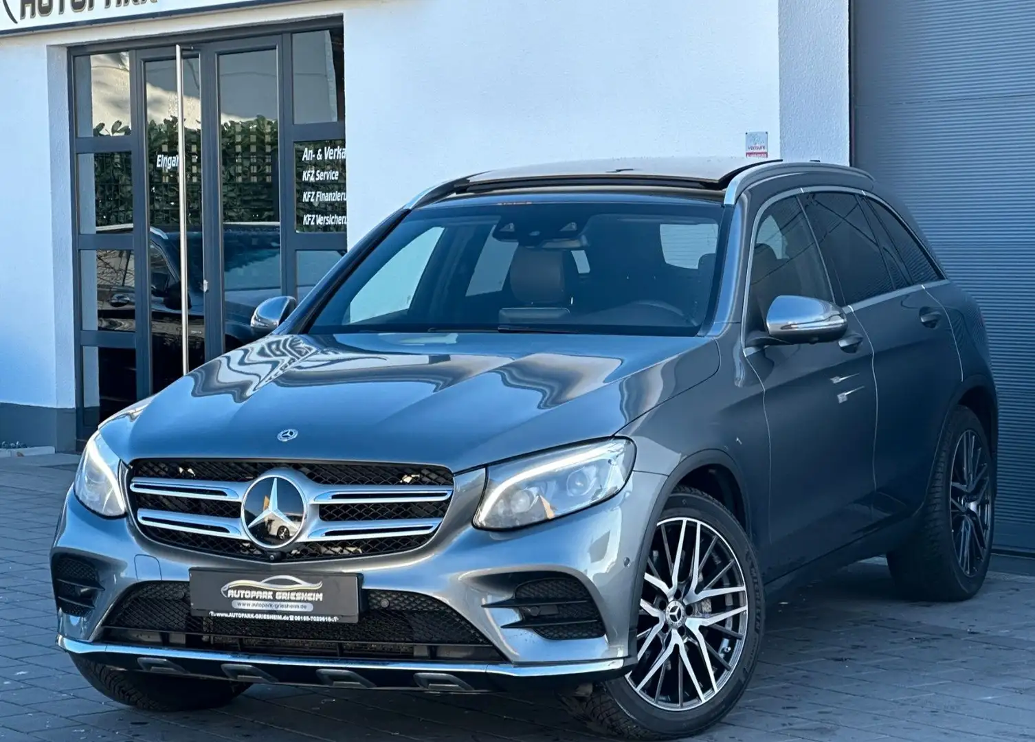 Mercedes-Benz GLC 350 d 4Matic*AMG-LINE*2HD*PANO*360°LEDER*ILS Grau - 1