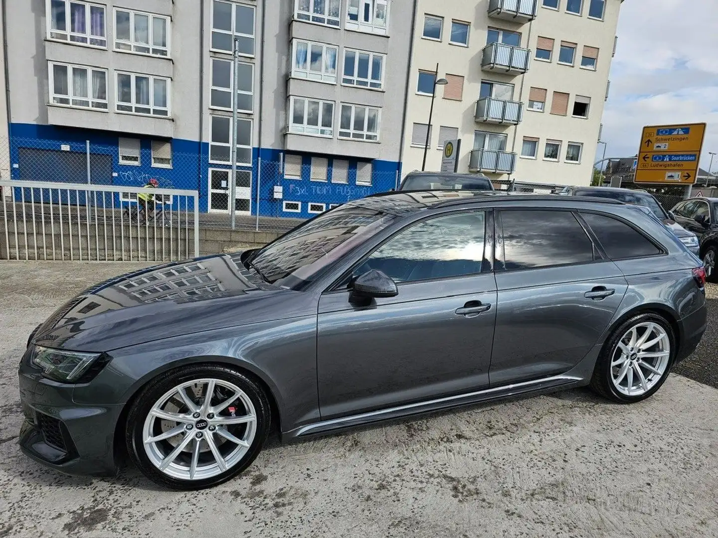 Audi RS4 Avant 2.9 TFSI quattro PANO*KAMERA*KEYLESS Grey - 1