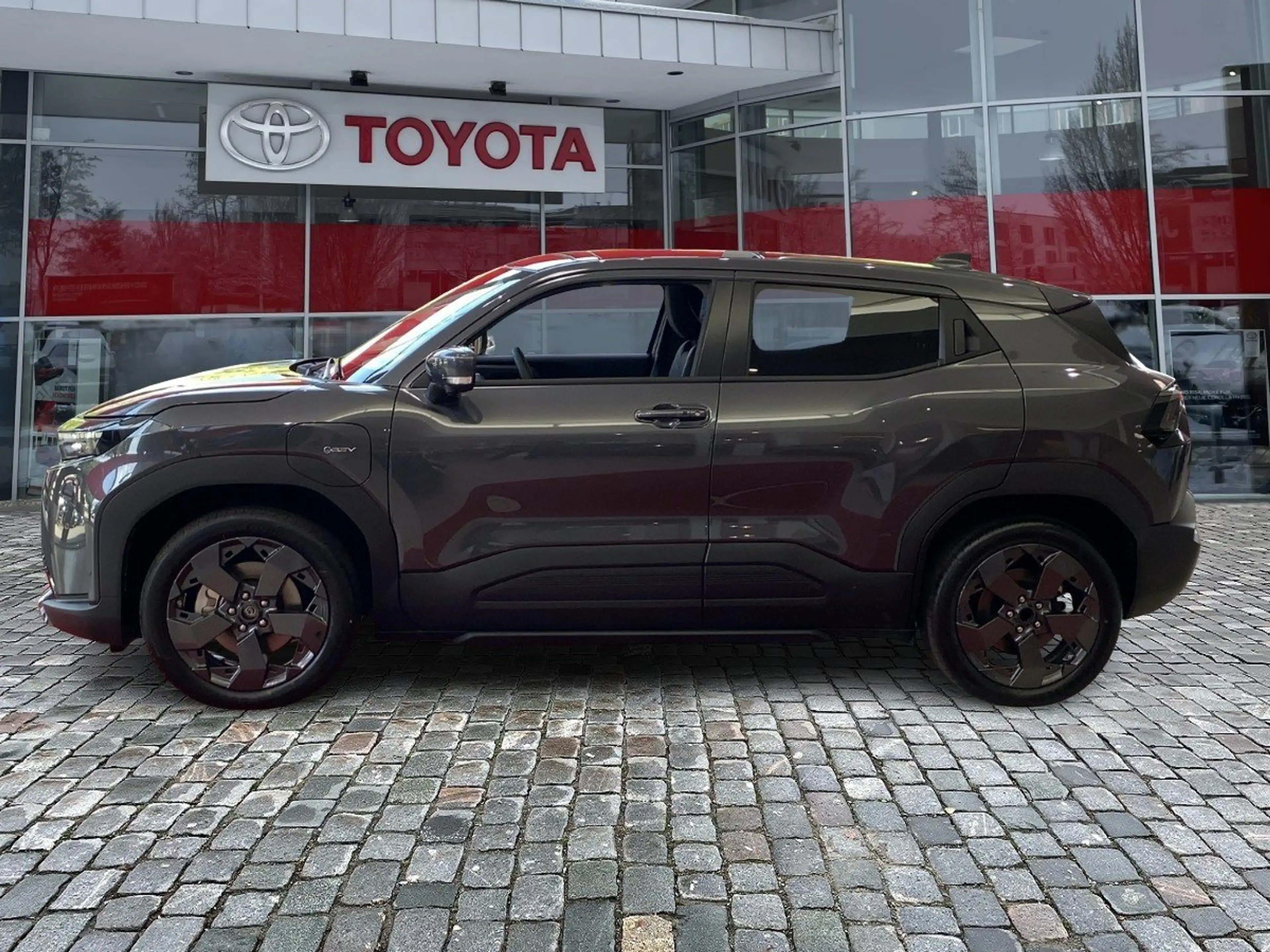 Toyota Urban Cruiser 4x2Lounge *schnell verfügbar* — photo 2