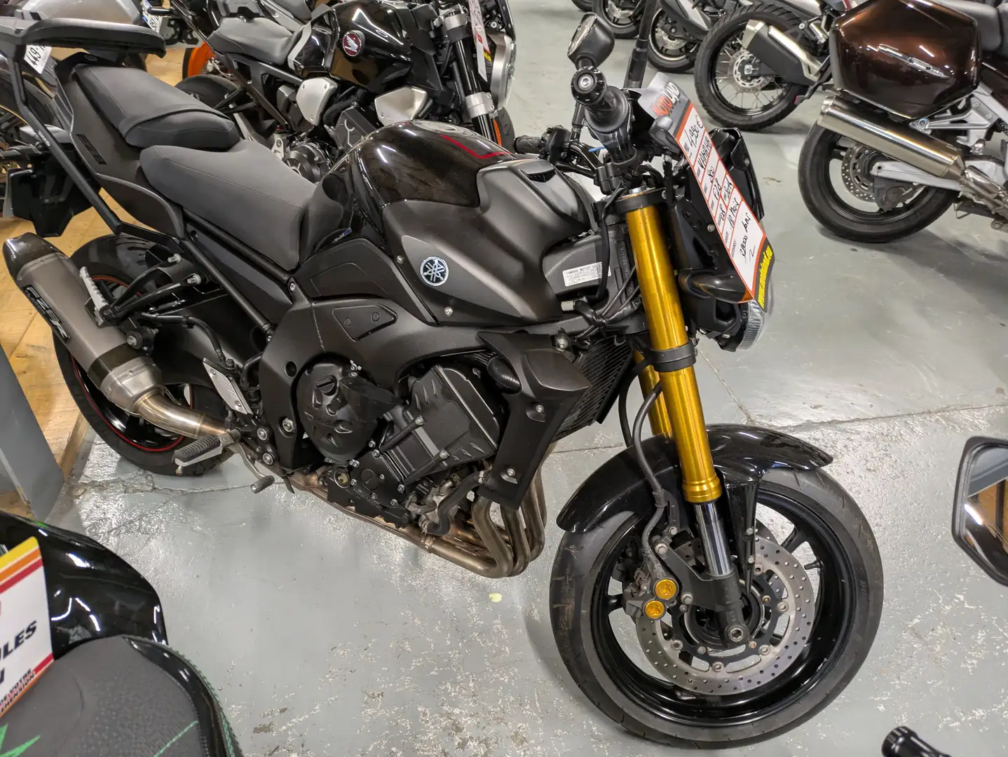 Yamaha FZ 8 Schwarz - 1