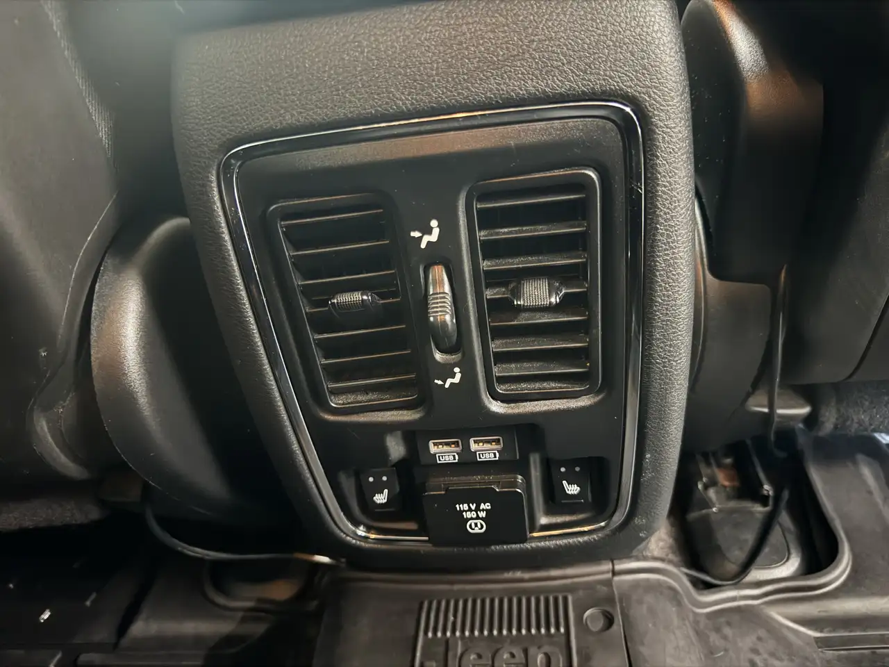 Dodge Durango снимка Dodge Durango