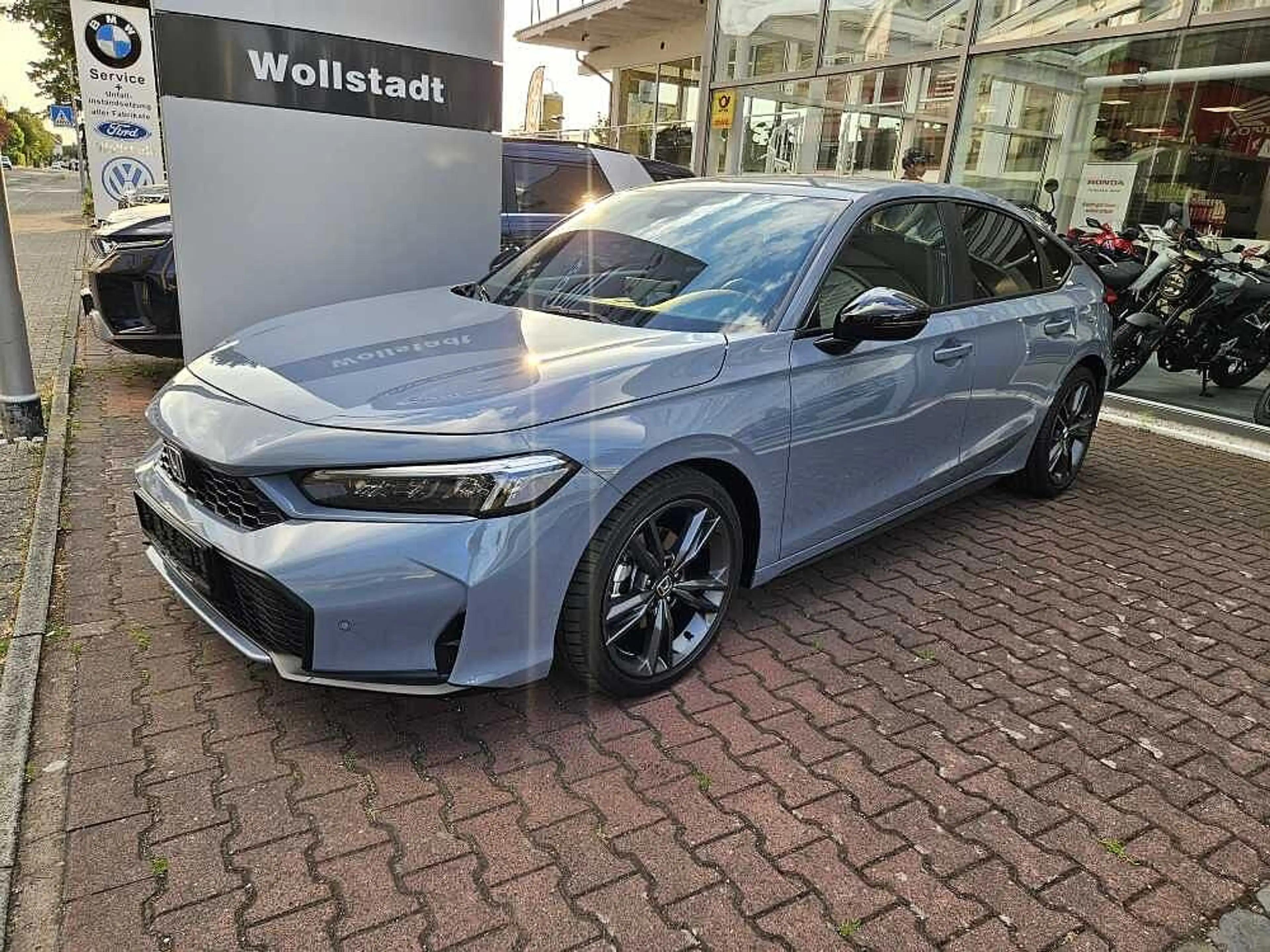 Honda Civic e:HEV 2.0 i-MMD Hybrid Sport — photo 2