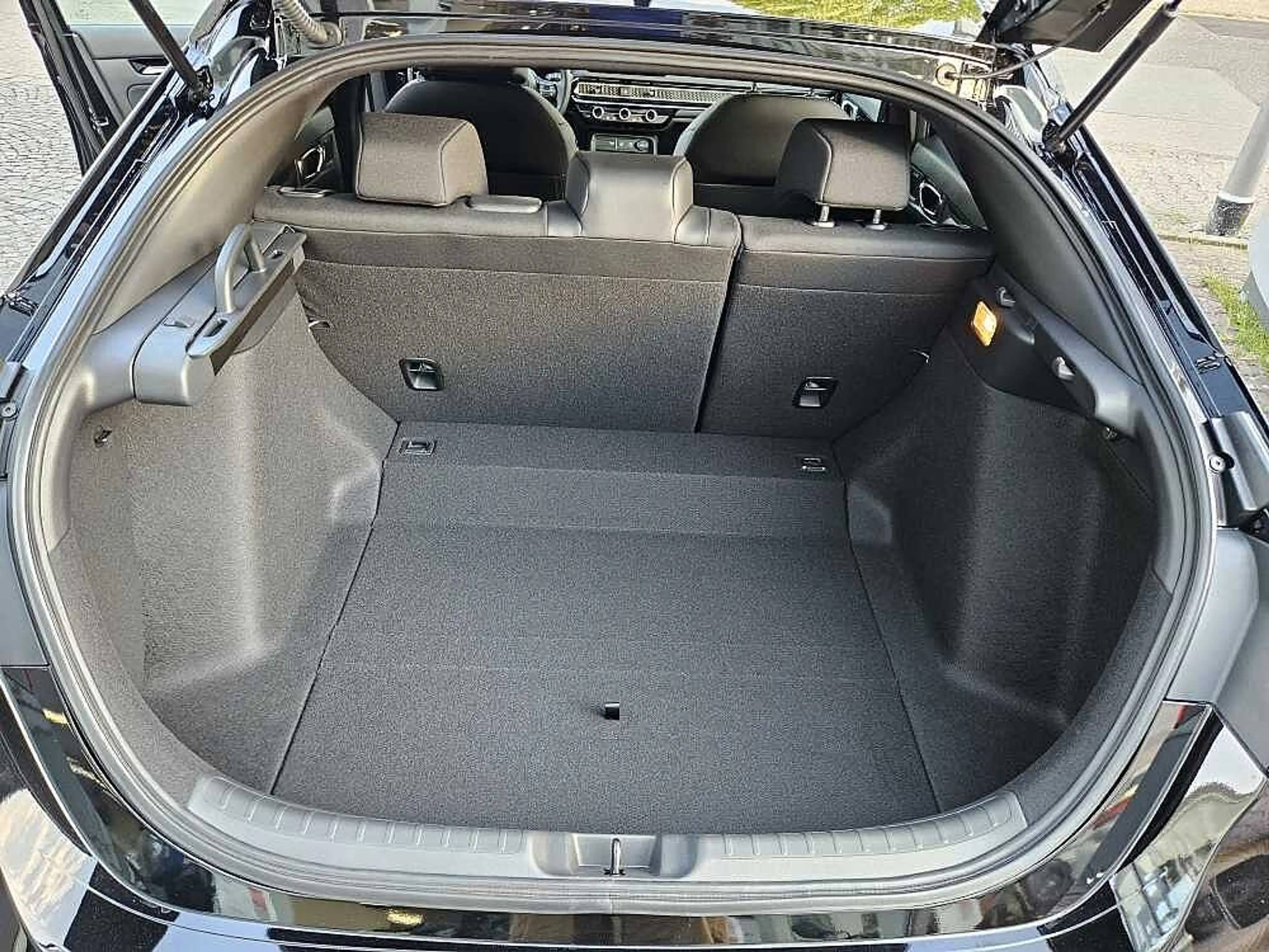 Honda Civic e:HEV 2.0 i-MMD Hybrid Sport — photo 7