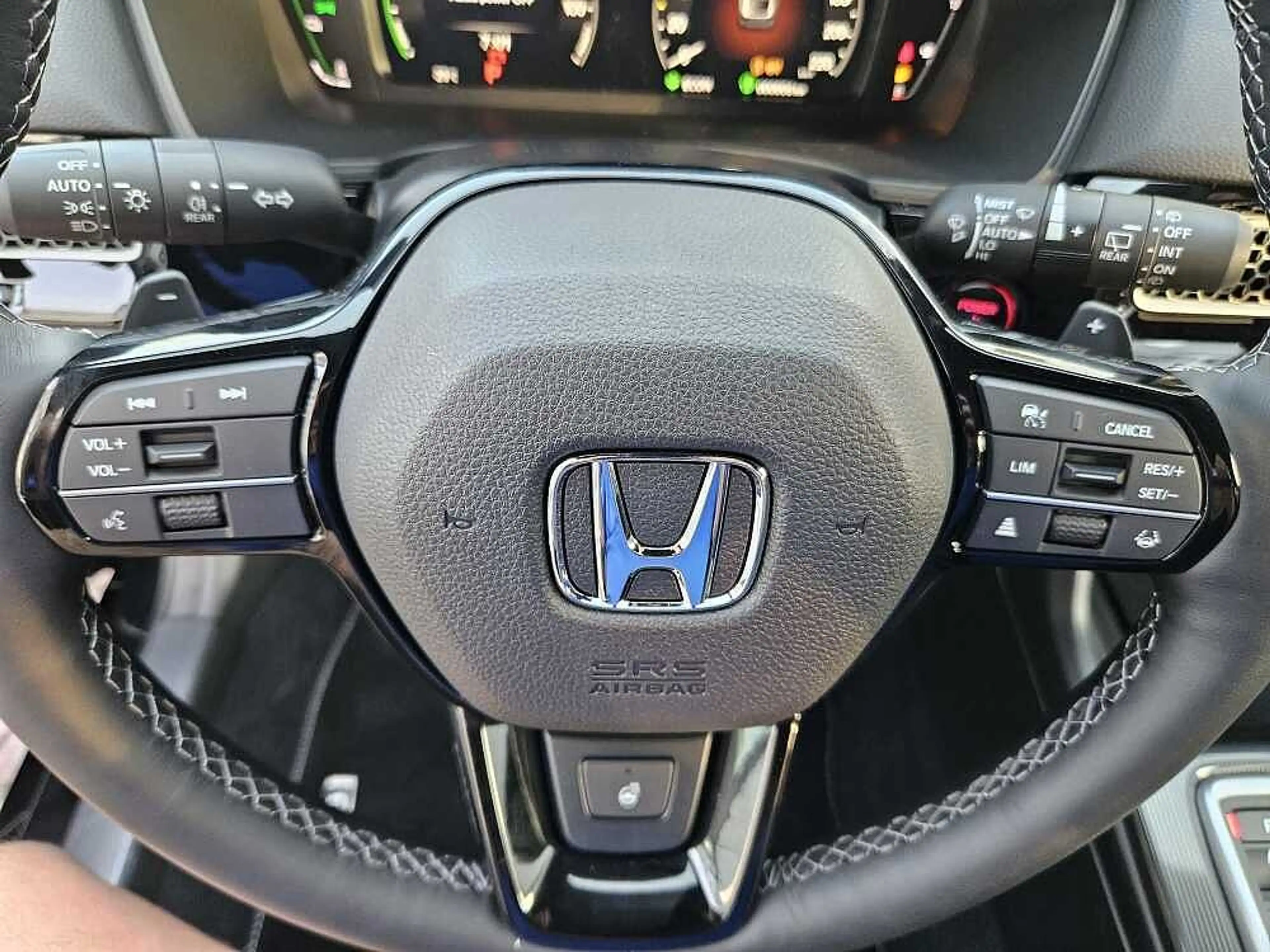 Honda Civic e:HEV 2.0 i-MMD Hybrid Sport — photo 8