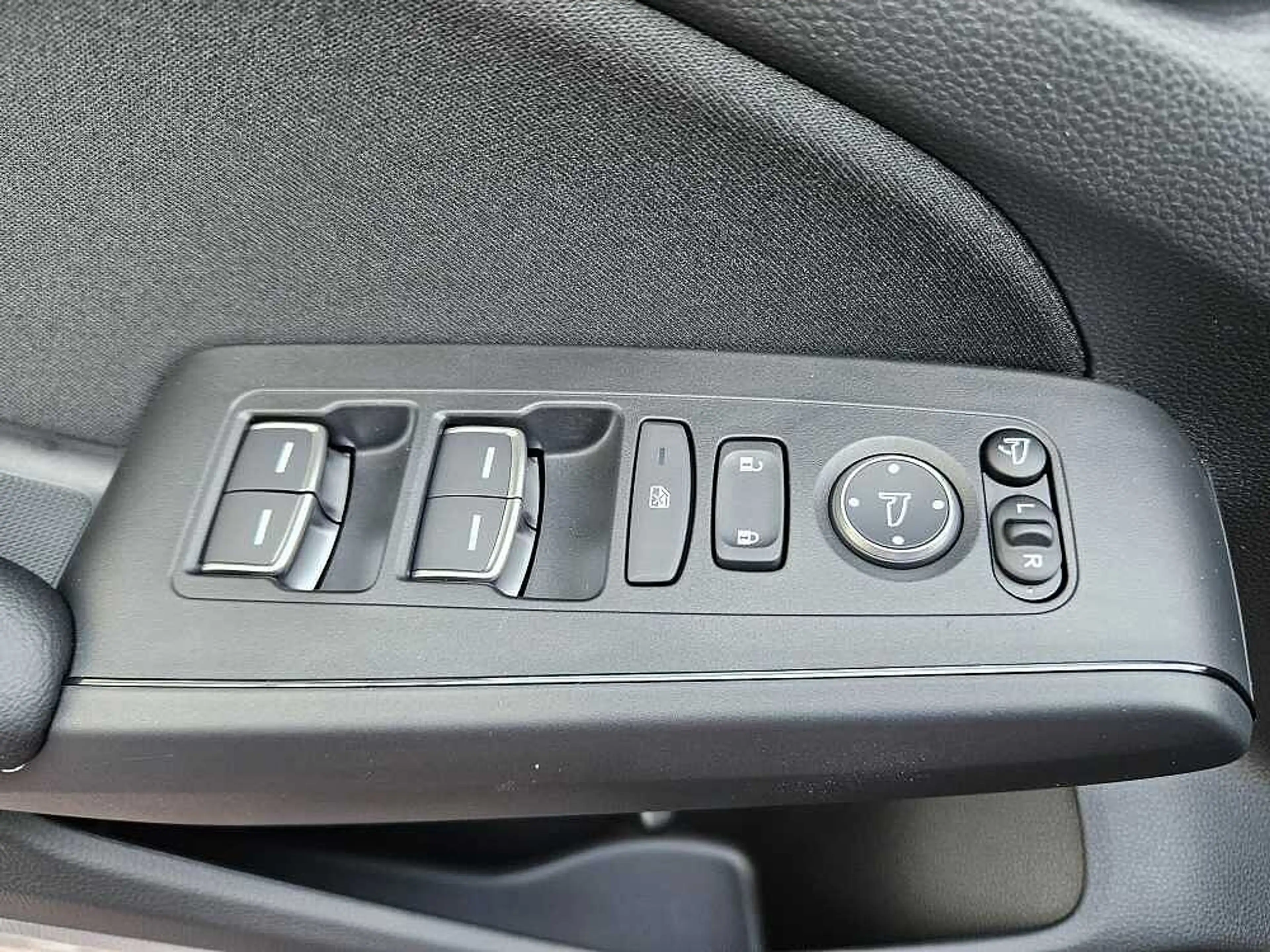 Honda Civic e:HEV 2.0 i-MMD Hybrid Sport — photo 15