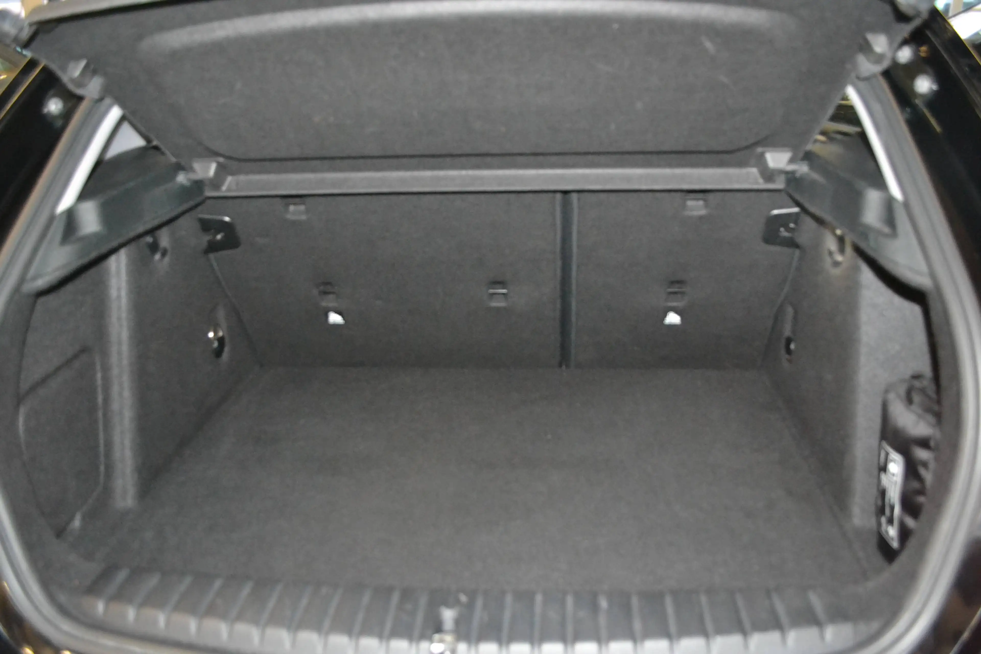 BMW 118 D F40 *LED*NAVI*BMW LIVE COCKPIT*TEMPOMAT*SITZHEIZ — photo 12