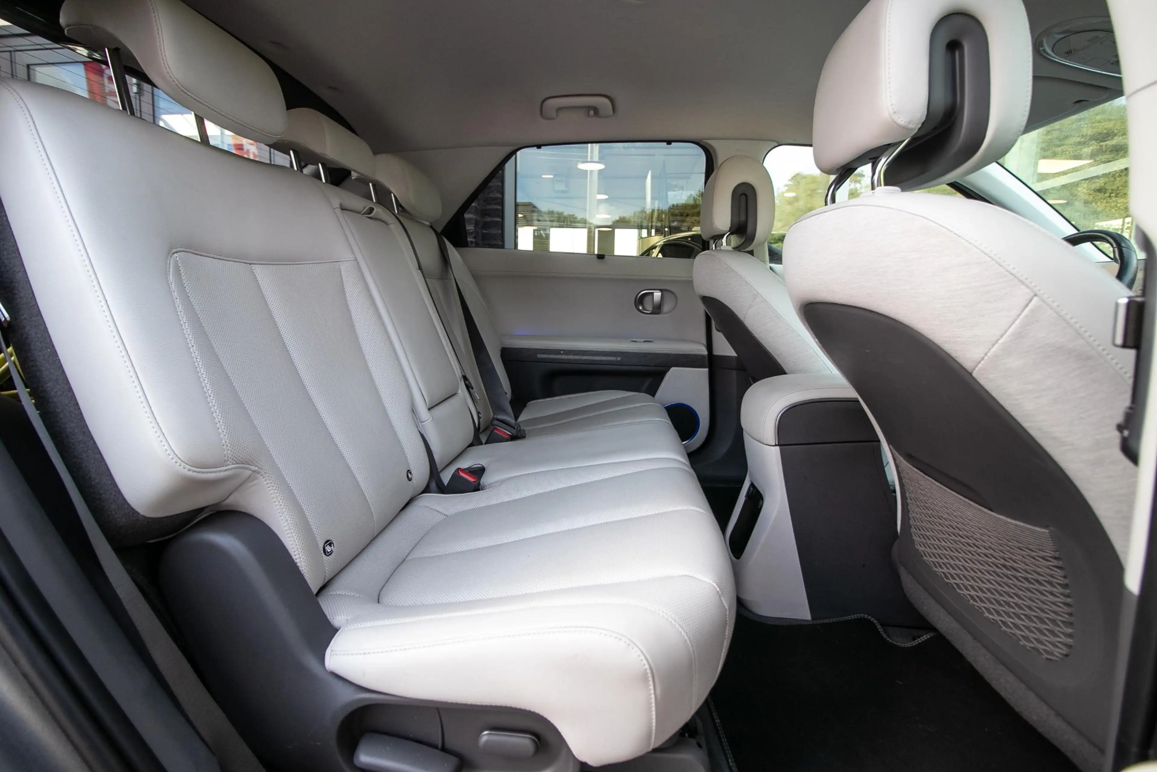 Hyundai IONIQ 5 Lounge 73kWh | SOH | 20" Lmv | Trekhaak | — photo 9
