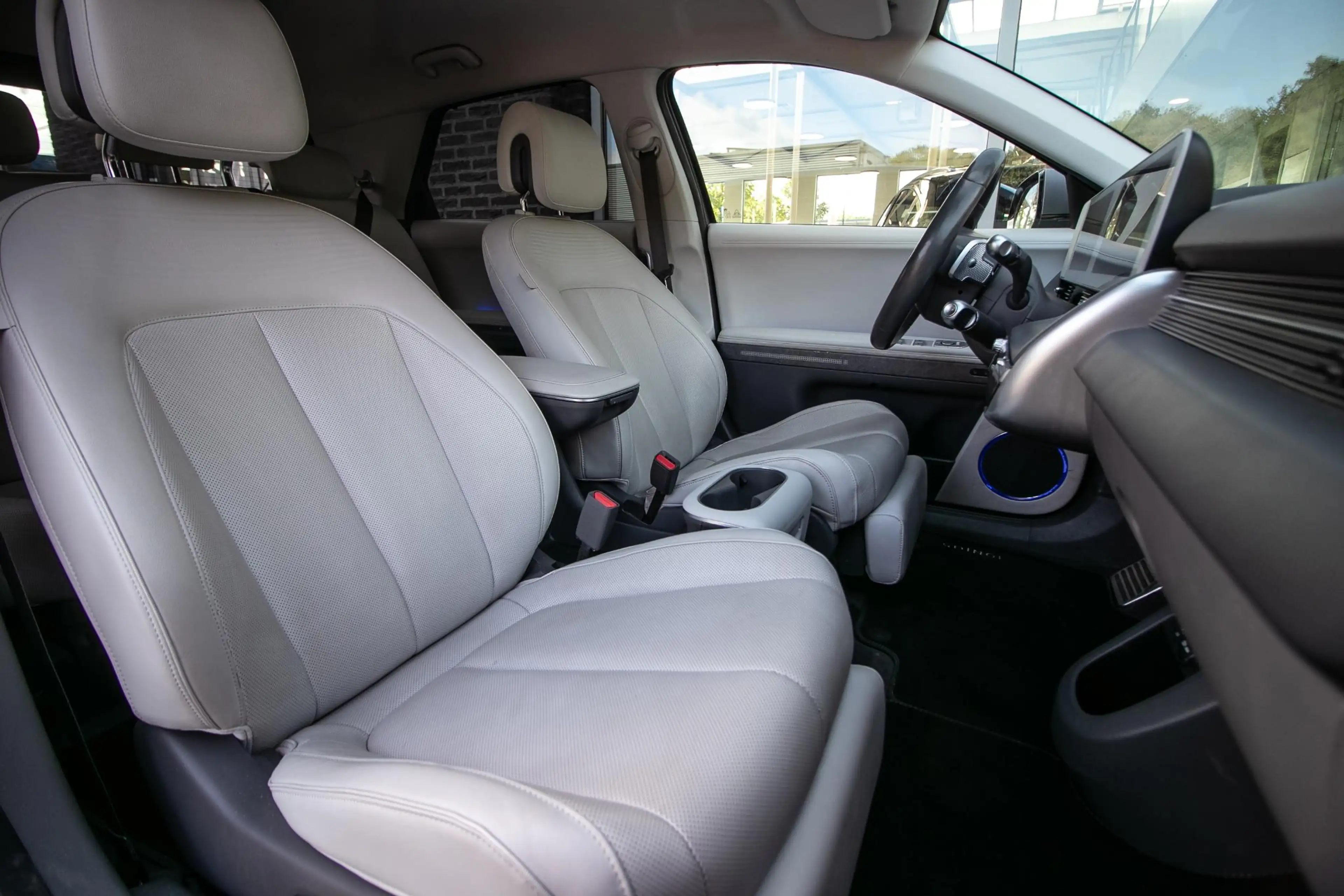 Hyundai IONIQ 5 Lounge 73kWh | SOH | 20" Lmv | Trekhaak | — photo 6