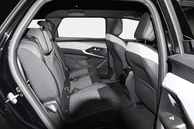 Peugeot 5008 view 9