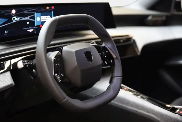 Peugeot 5008 view 14
