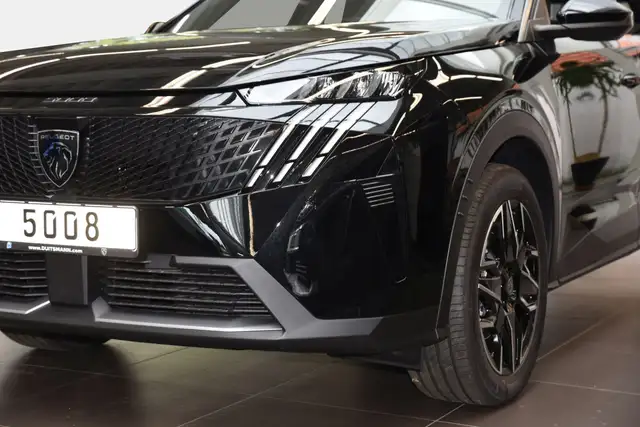 Peugeot 5008 view 4