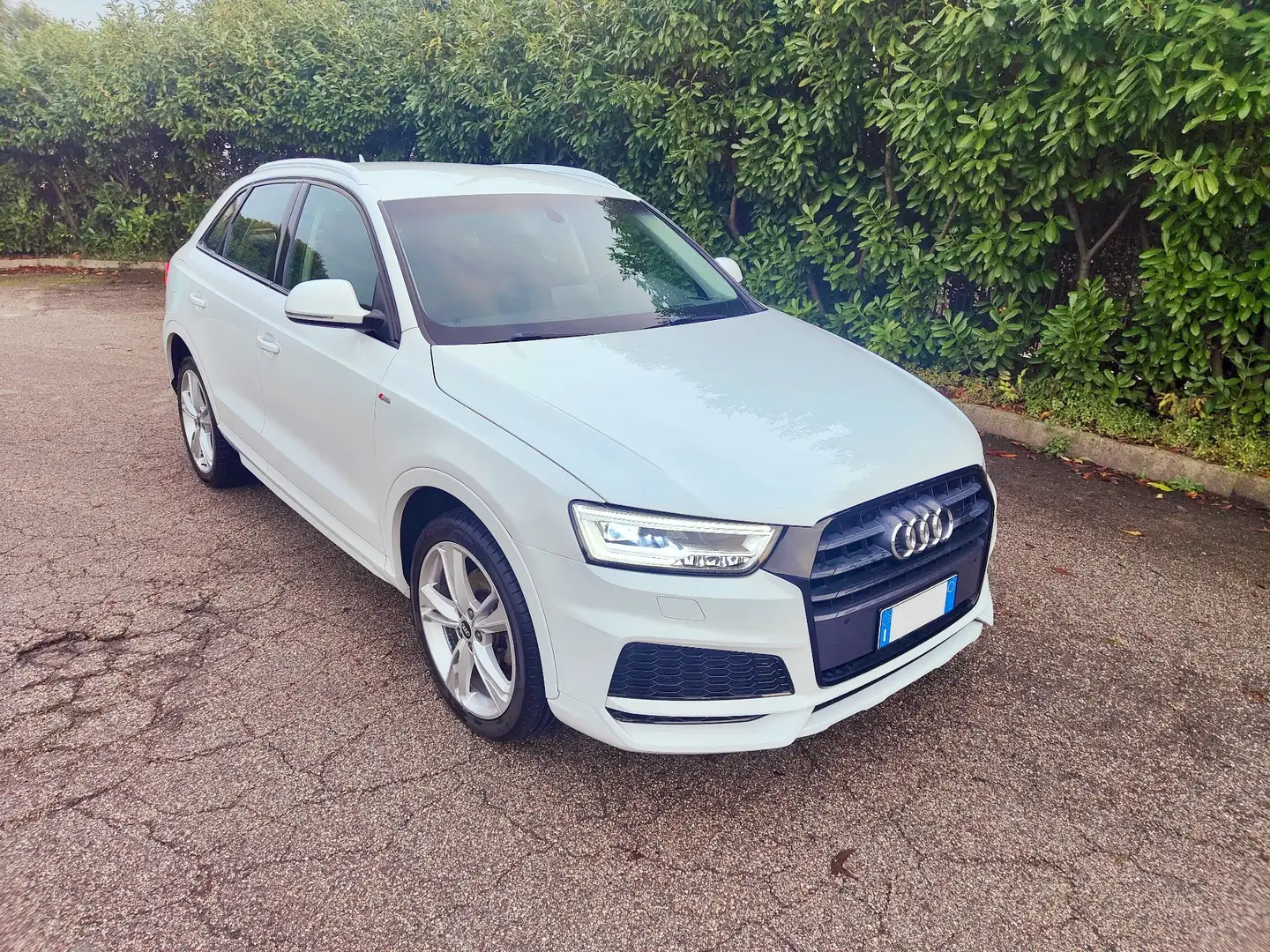 Audi Q3 2.0 tdi Sport 120cv - 1