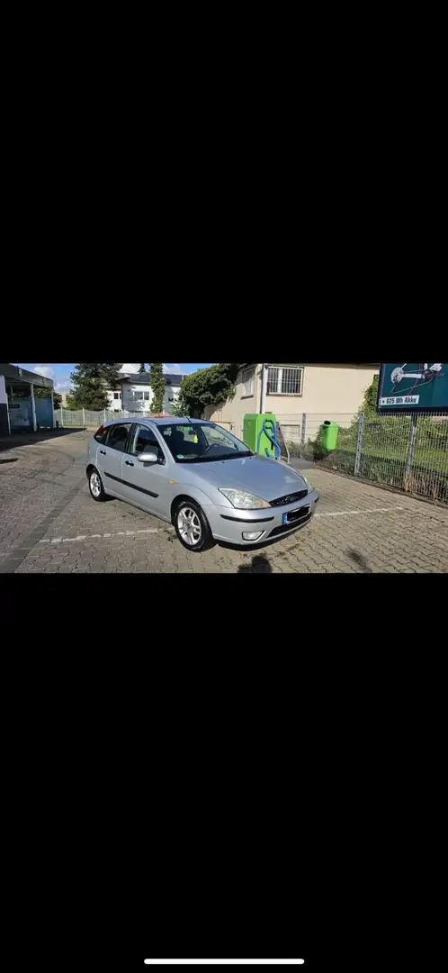Ford Focus 1.8 Futura - 2