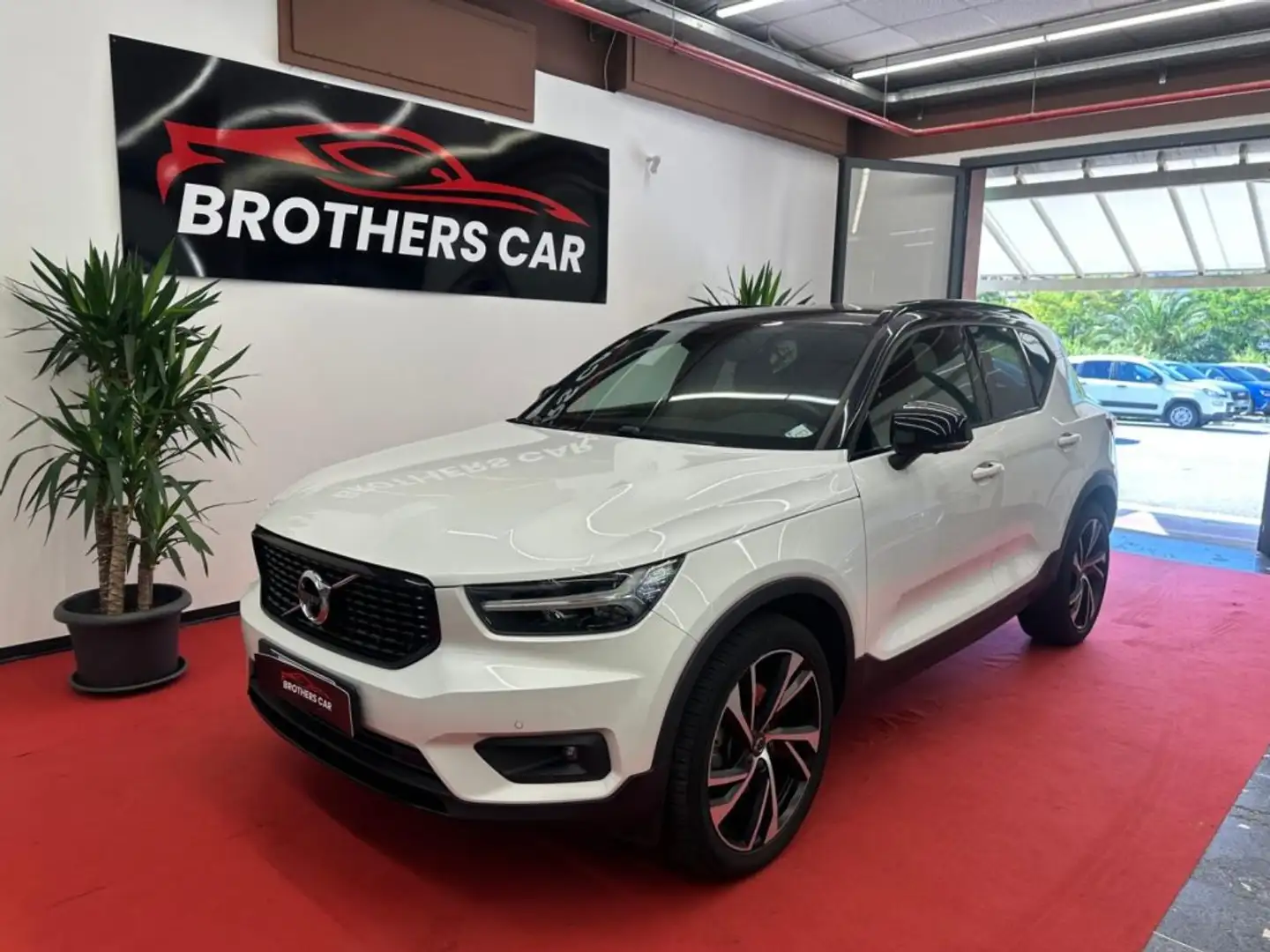 Volvo XC40 T5 AWD Geartronic R-design TETTO - 360° Bianco - 1